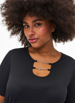 Ribbet bluse med kædedetalje, Black, Model image number 2