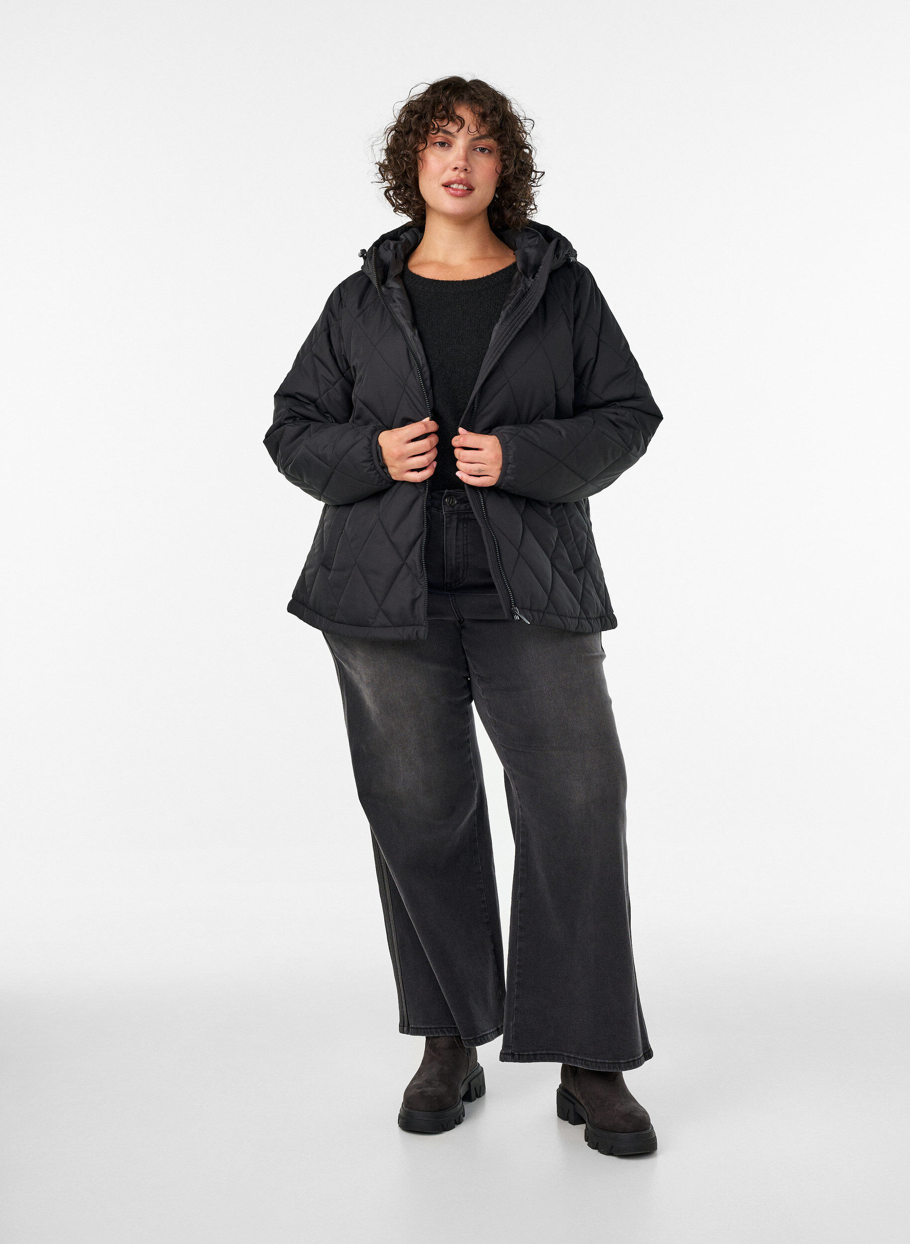 ZizziLet vatteret jakke med diamantquilt, Sort, Model image number 1