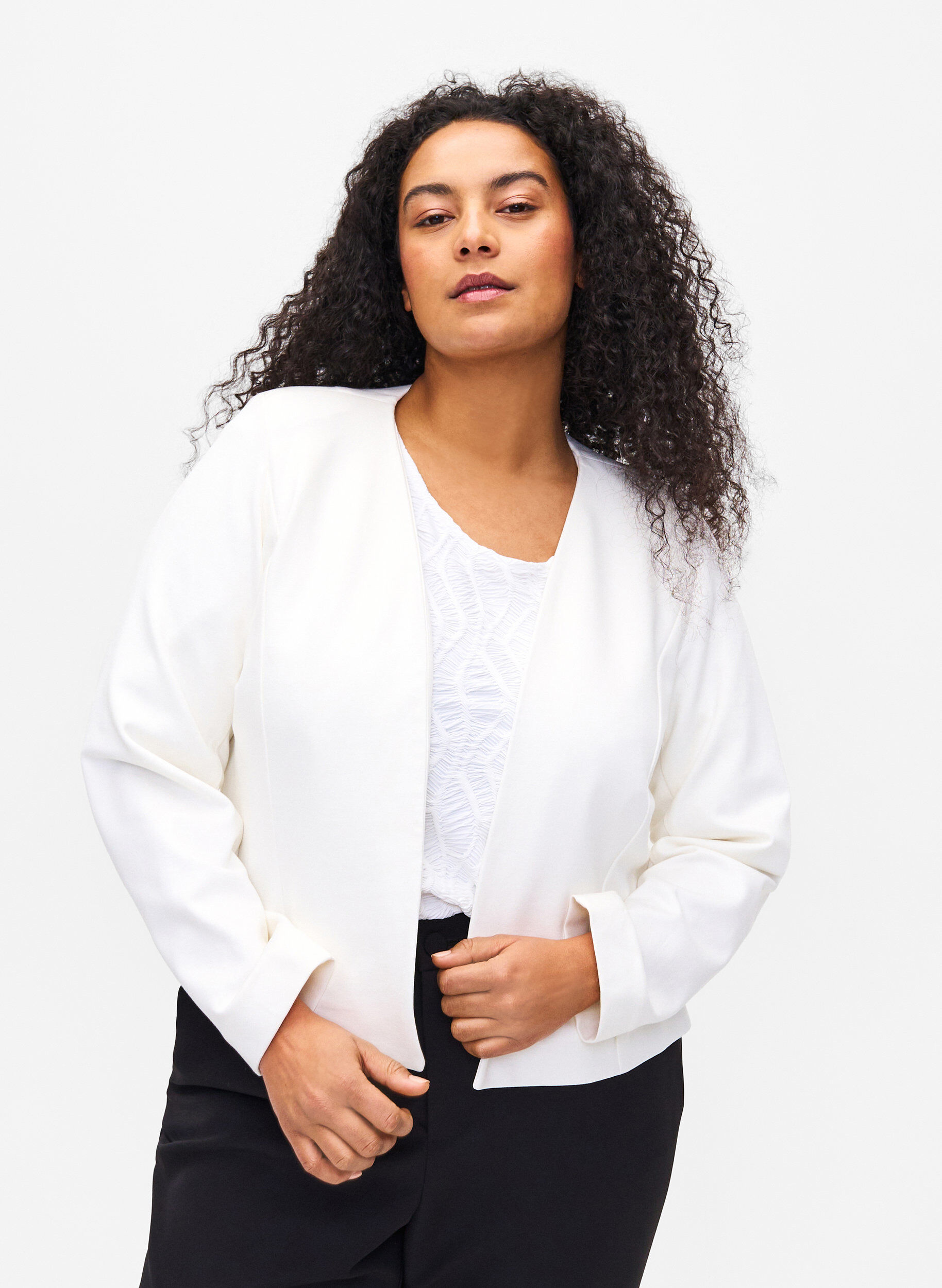 Zizzi Kort blazer uden lukning, Cloud Dancer, Model image number 0