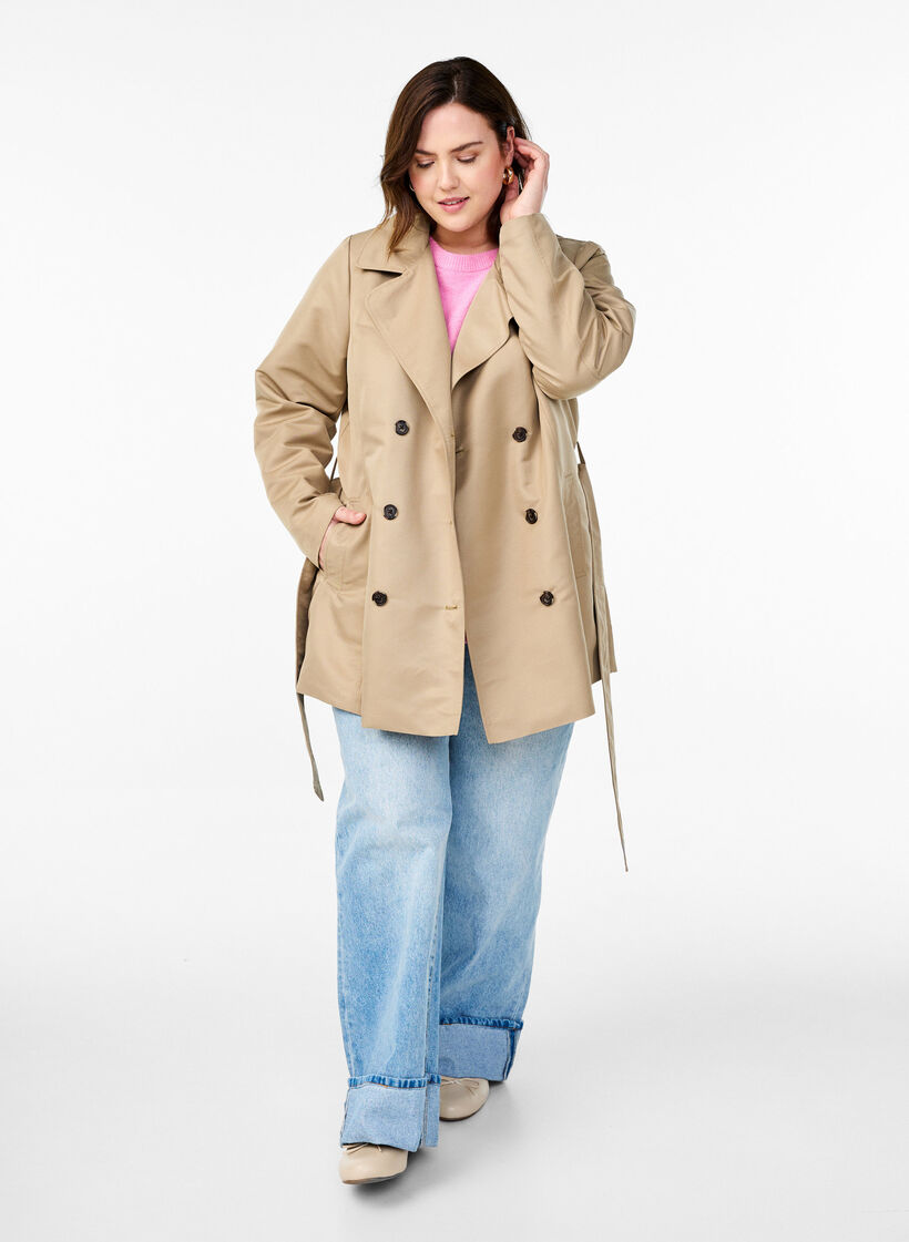 Kort trenchcoat med bælte, Beige, Model image number 1