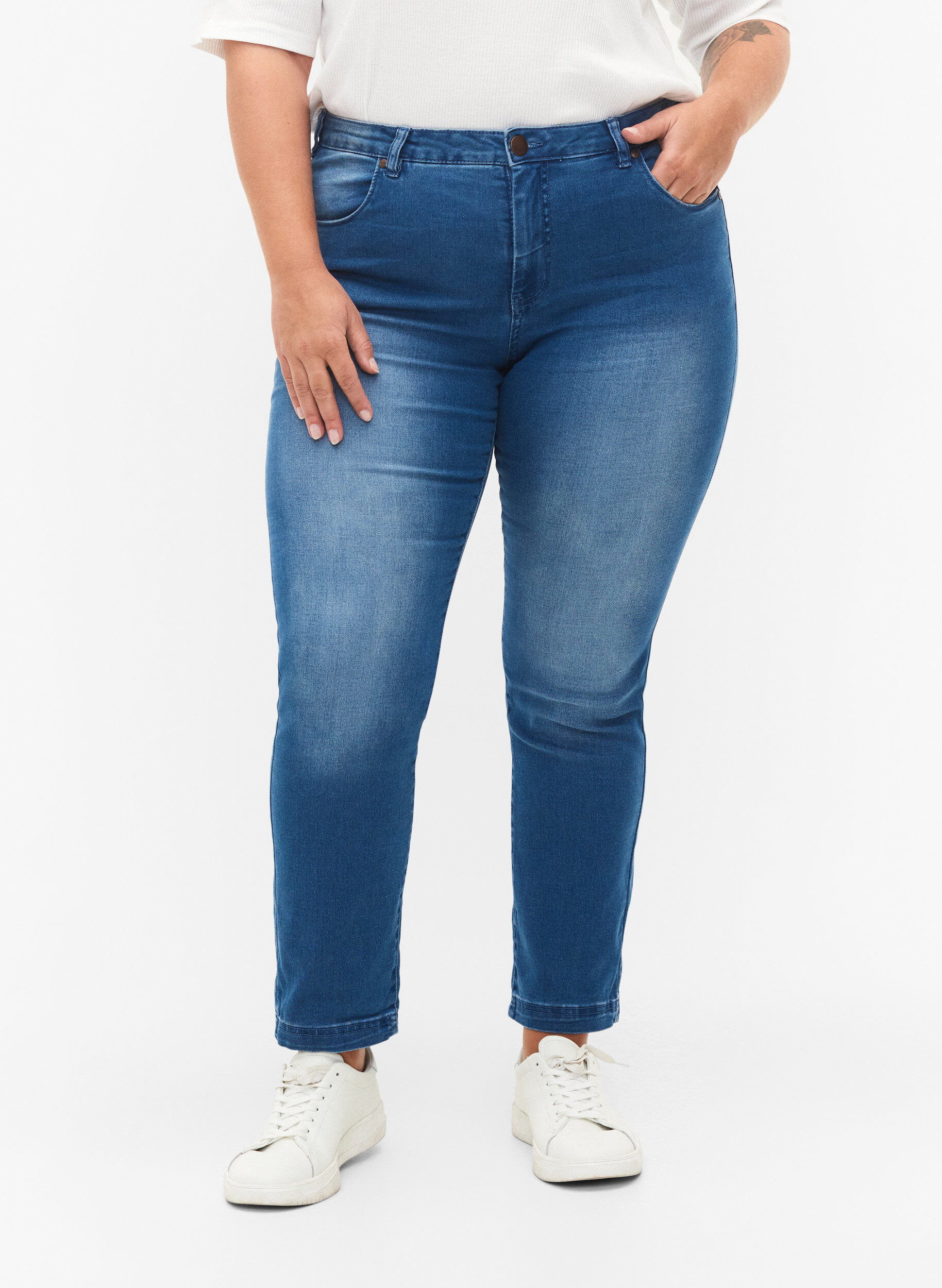 ZizziSlim fit Emily jeans med regul&aelig;r talje, Bl&aring;, Model image number 3