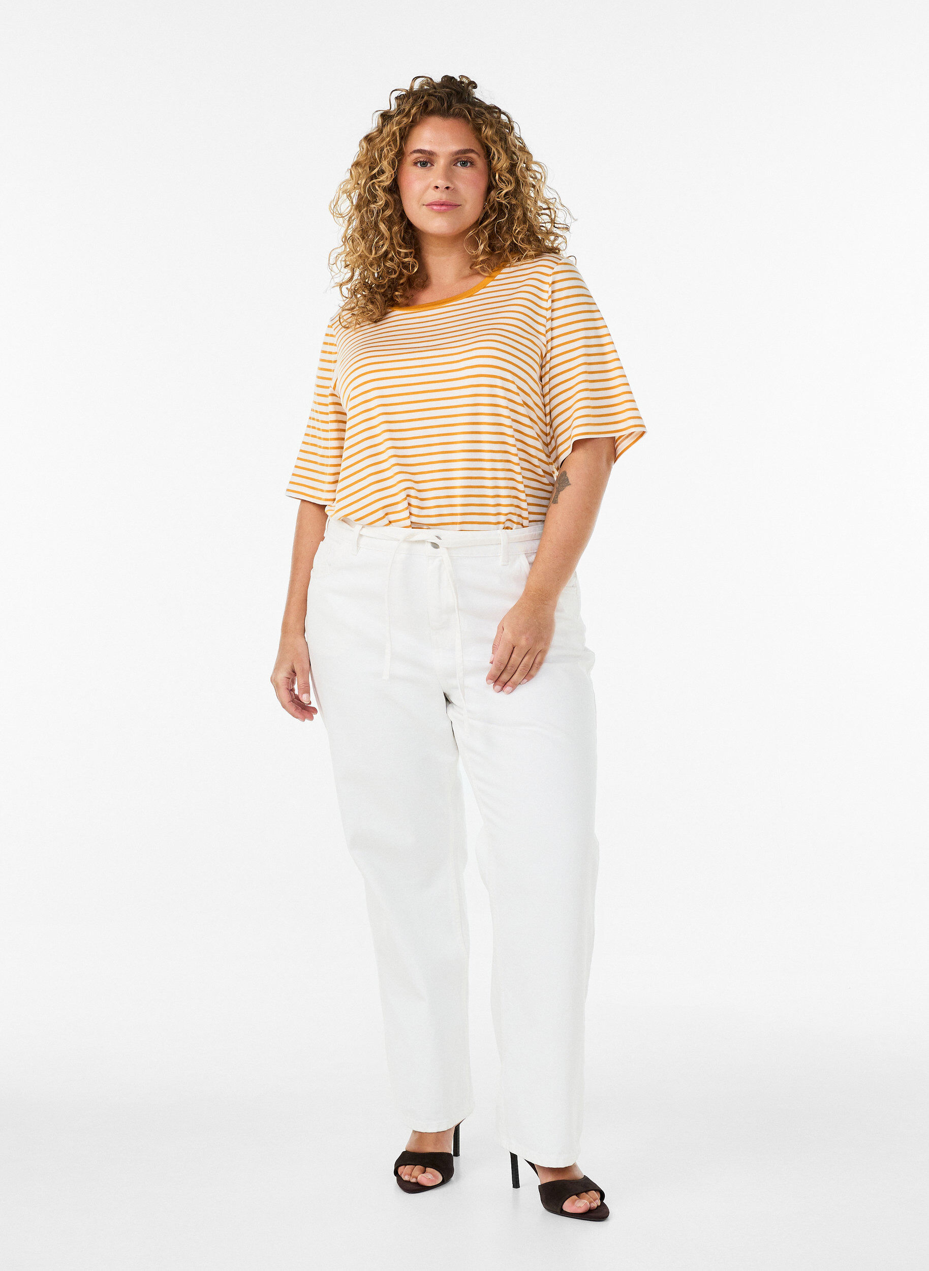 ZizziT-shirt med TENCEL&trade; Lyocell og striber , Gul, Model image number 1