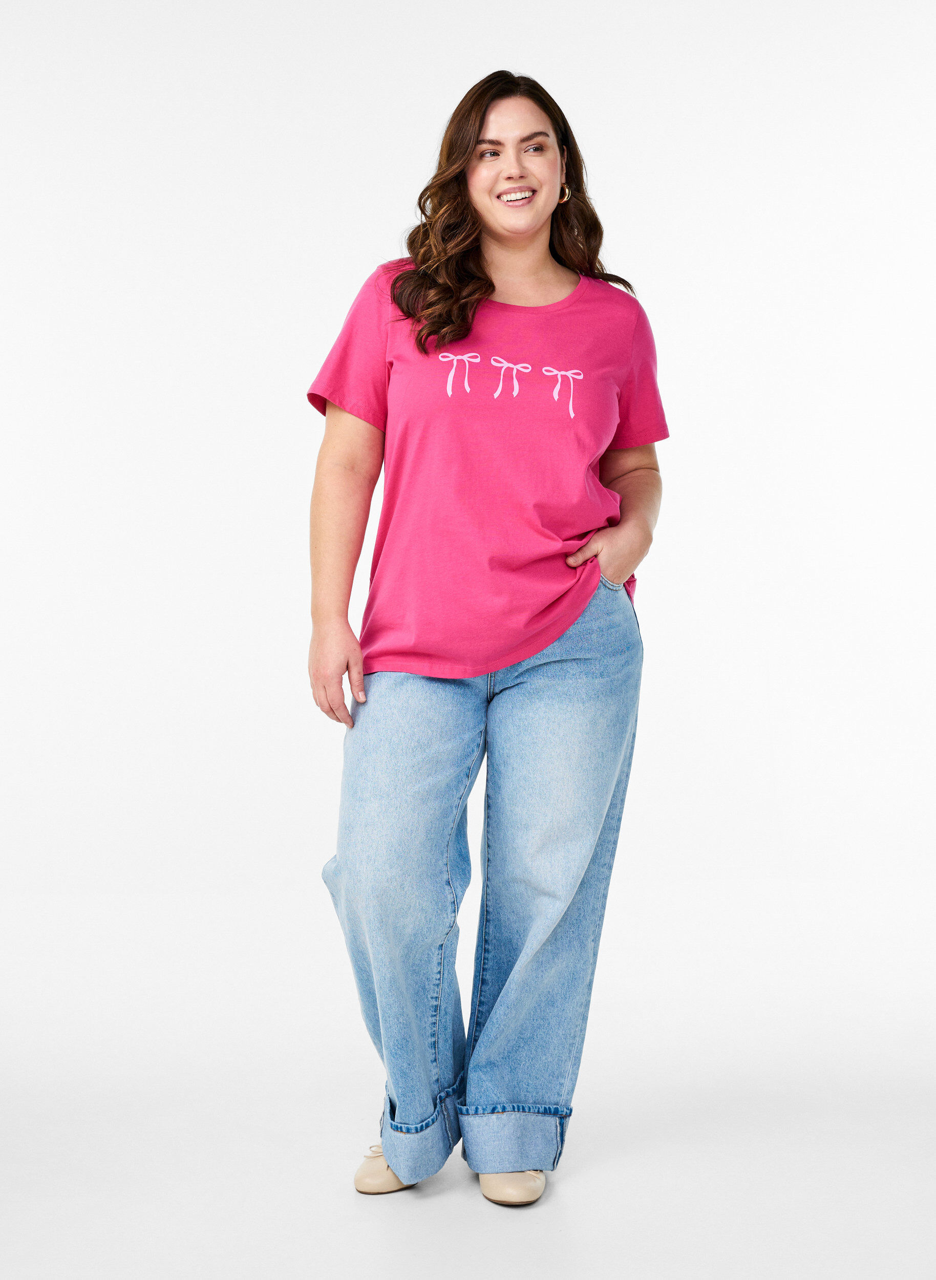 Zizzi Bomulds t-shirt med motiv, Raspberry w. Bows, Model image number 2