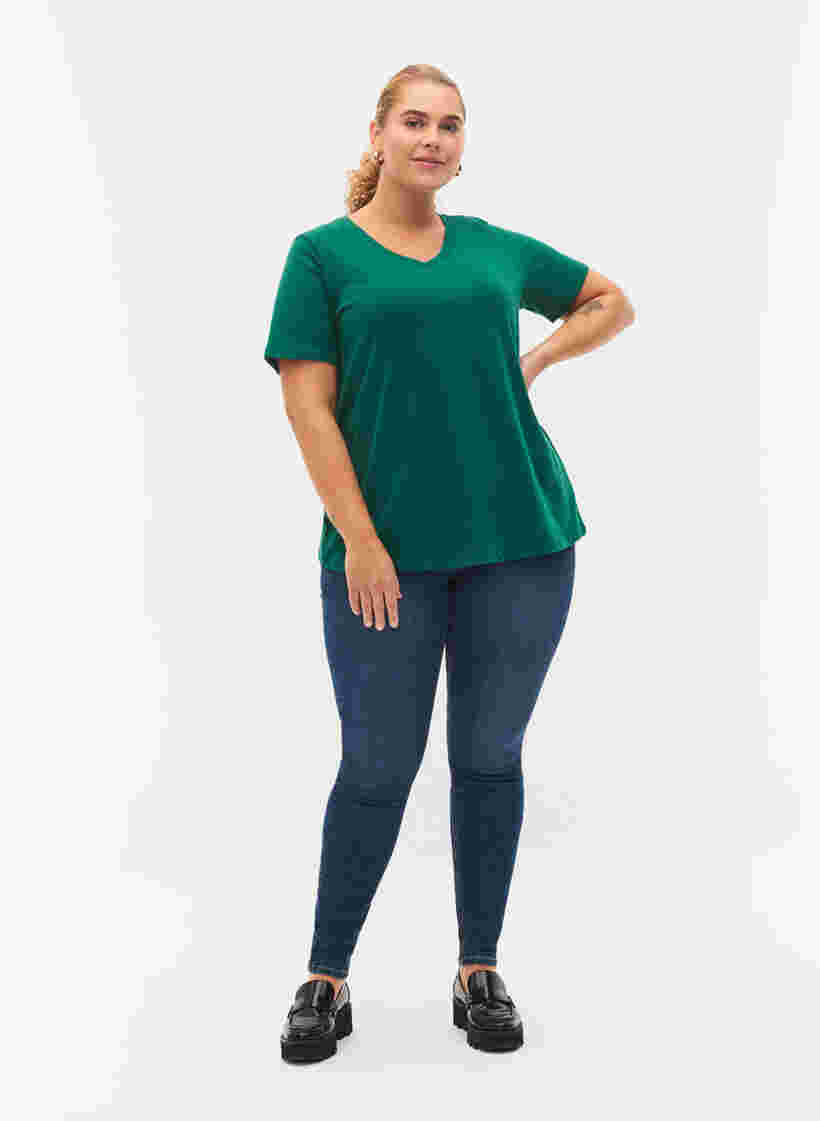 Ensfarvet basis t-shirt i bomuld, Evergreen, Model image number 2