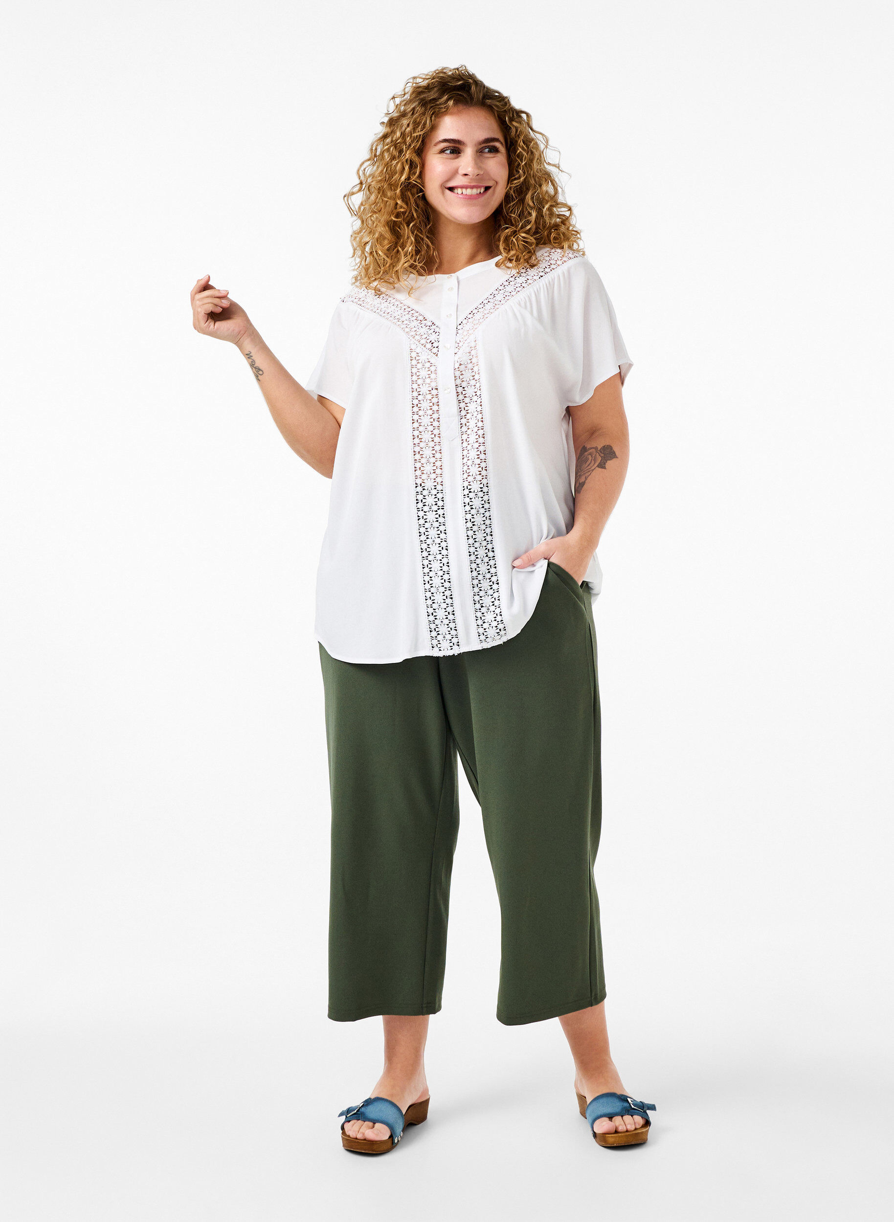Zizzi Viskose bluse med blondeb&aring;nd, Bright White, Model image number 2