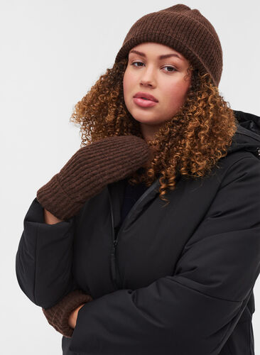 Strikhue med uld, Brown, Model image number 0