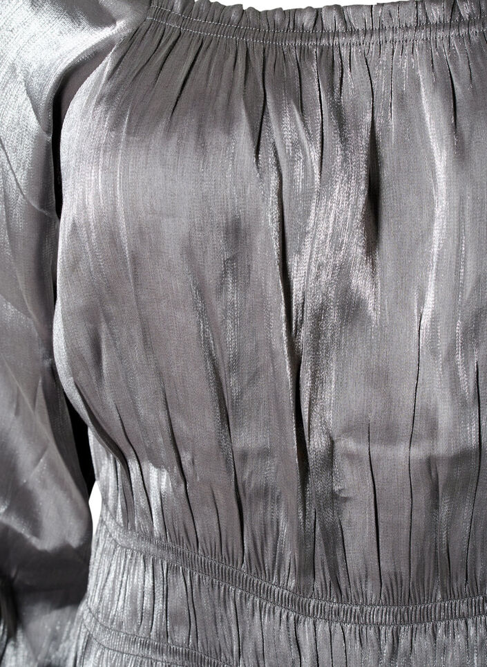 Sølvfarvet bluse med 3/4 ærmer og smock, Dark Silver, Packshot image number 2