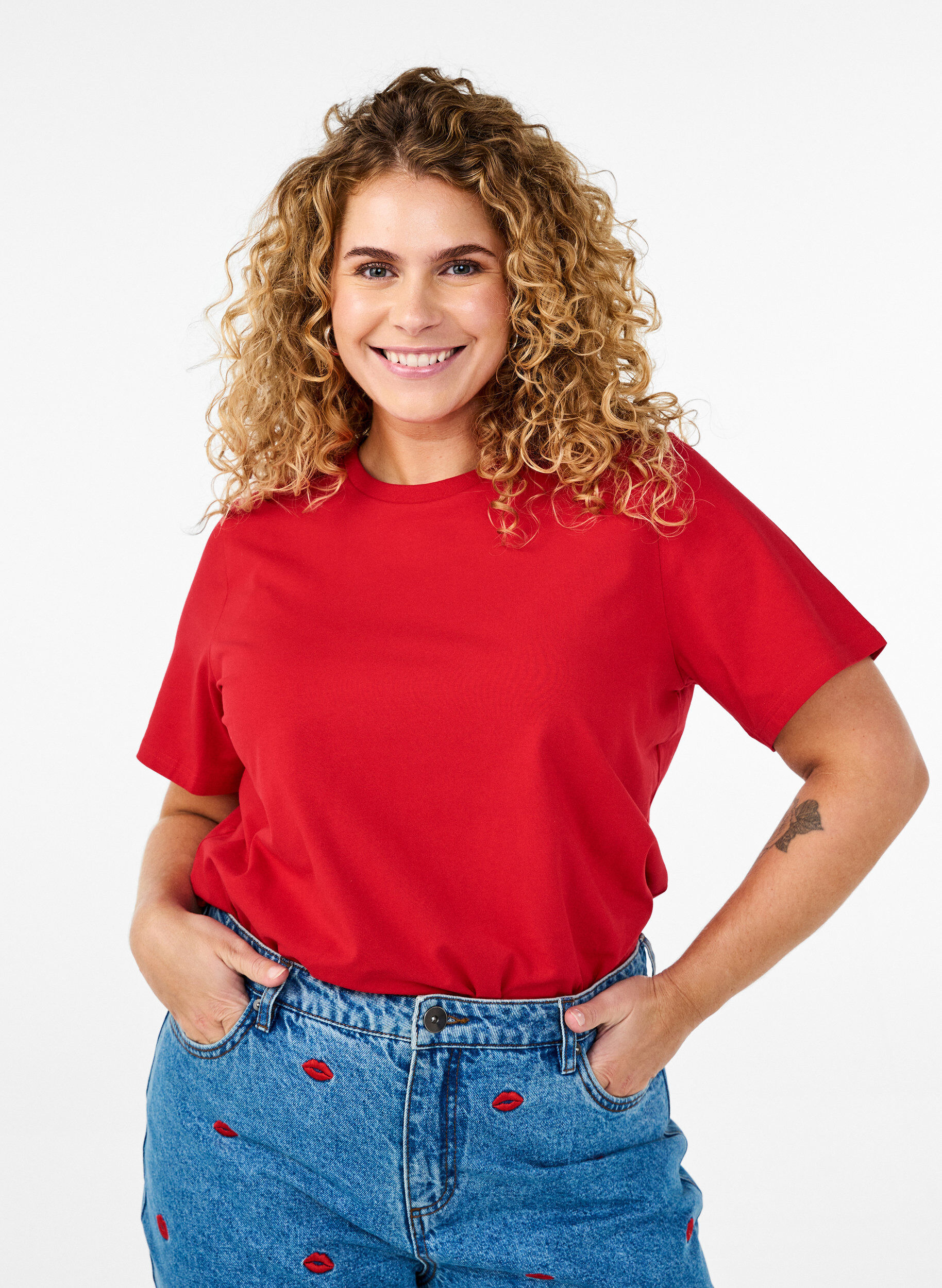 Zizzi T-shirt i &oslash;kologisk bomuld med rund hals, Salsa, Model image number 0