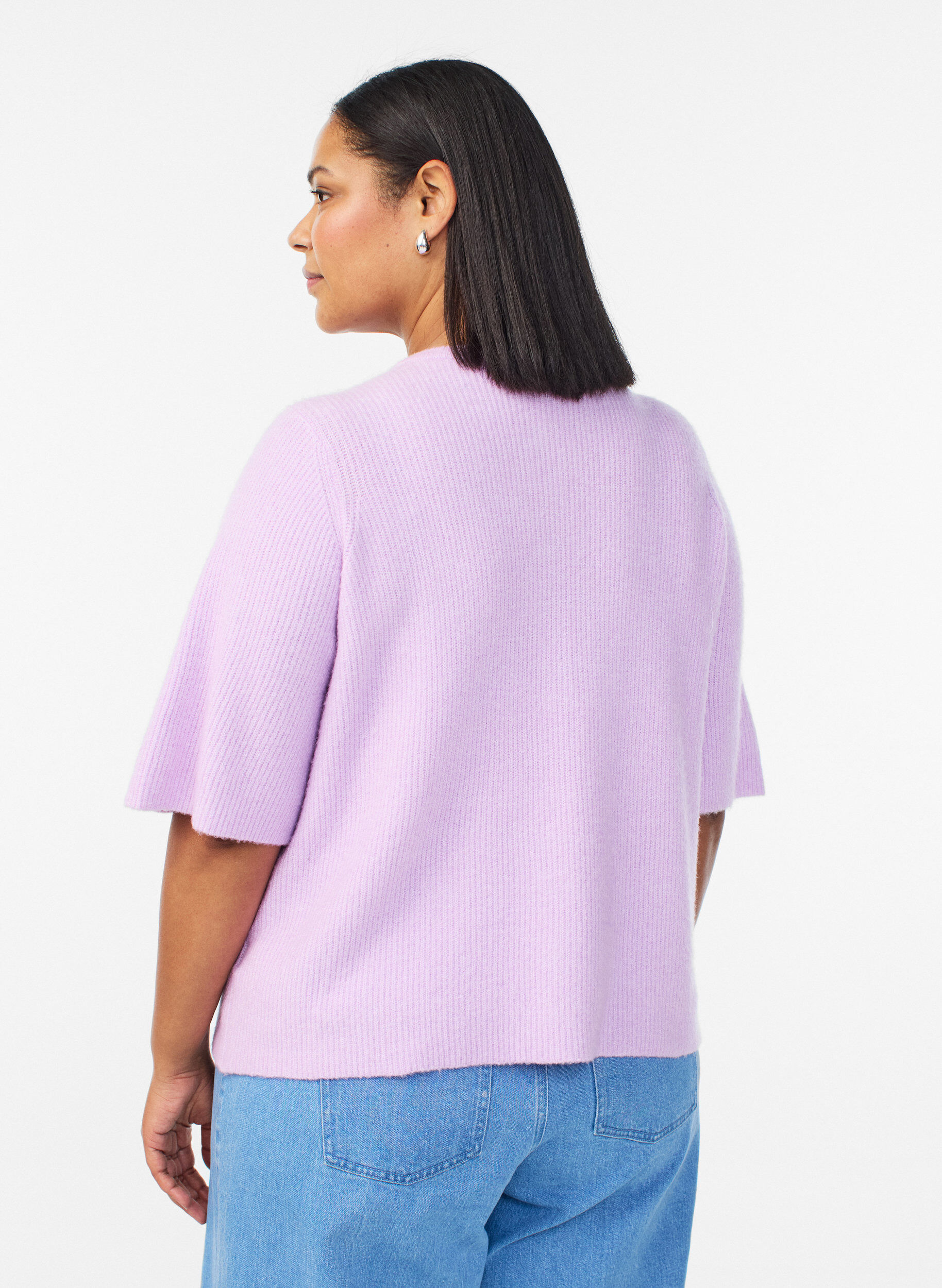 Zizzi Strikcardigan med korte &aelig;rmer og blanke kugleknapper, Lilla, Model image number 2