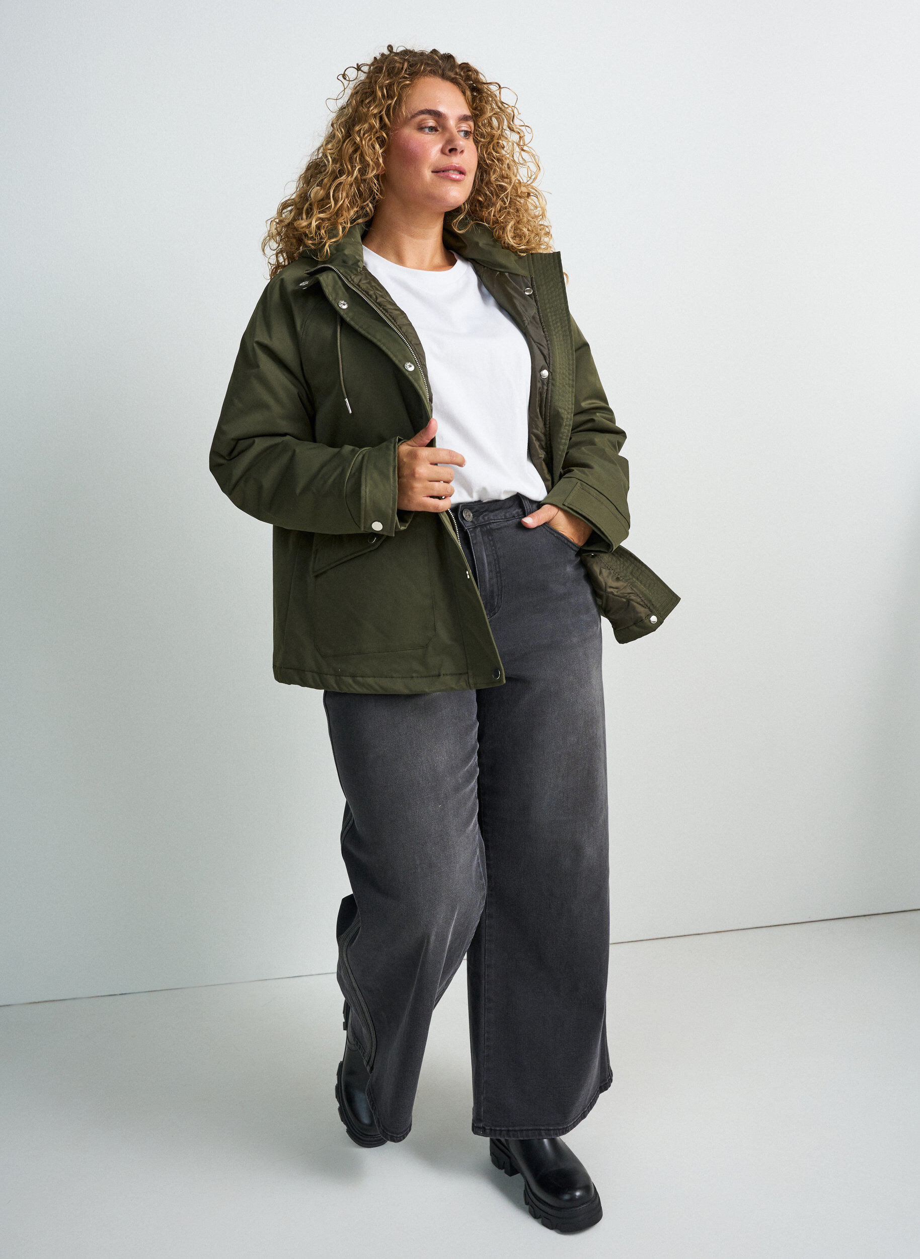 ZizziVatteret parka med aftagelig h&aelig;tte, Gr&oslash;n, Model image number 1