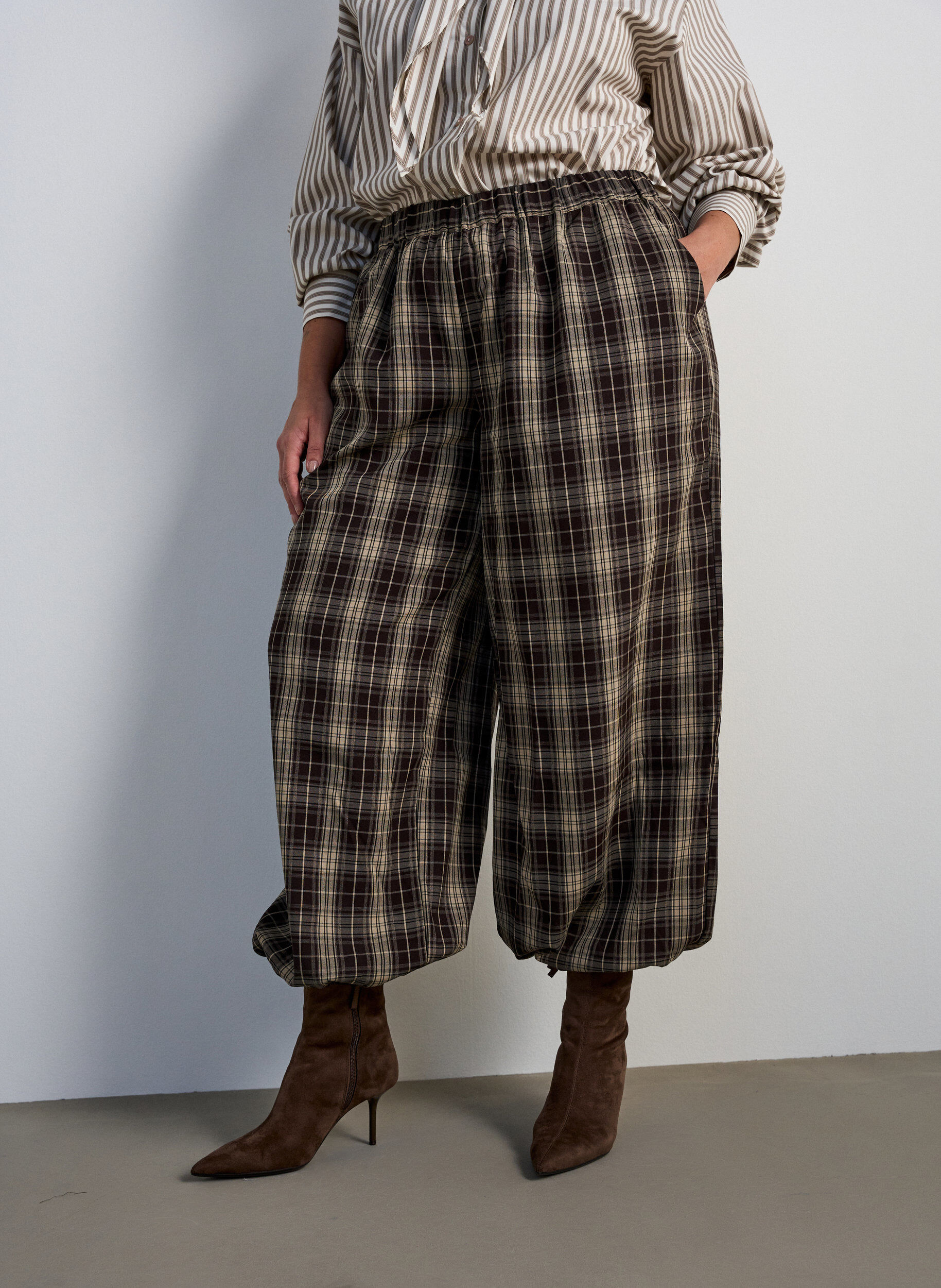 ZizziTernede ballonbukser med h&oslash;j talje, Gr&oslash;n, Model image number 2