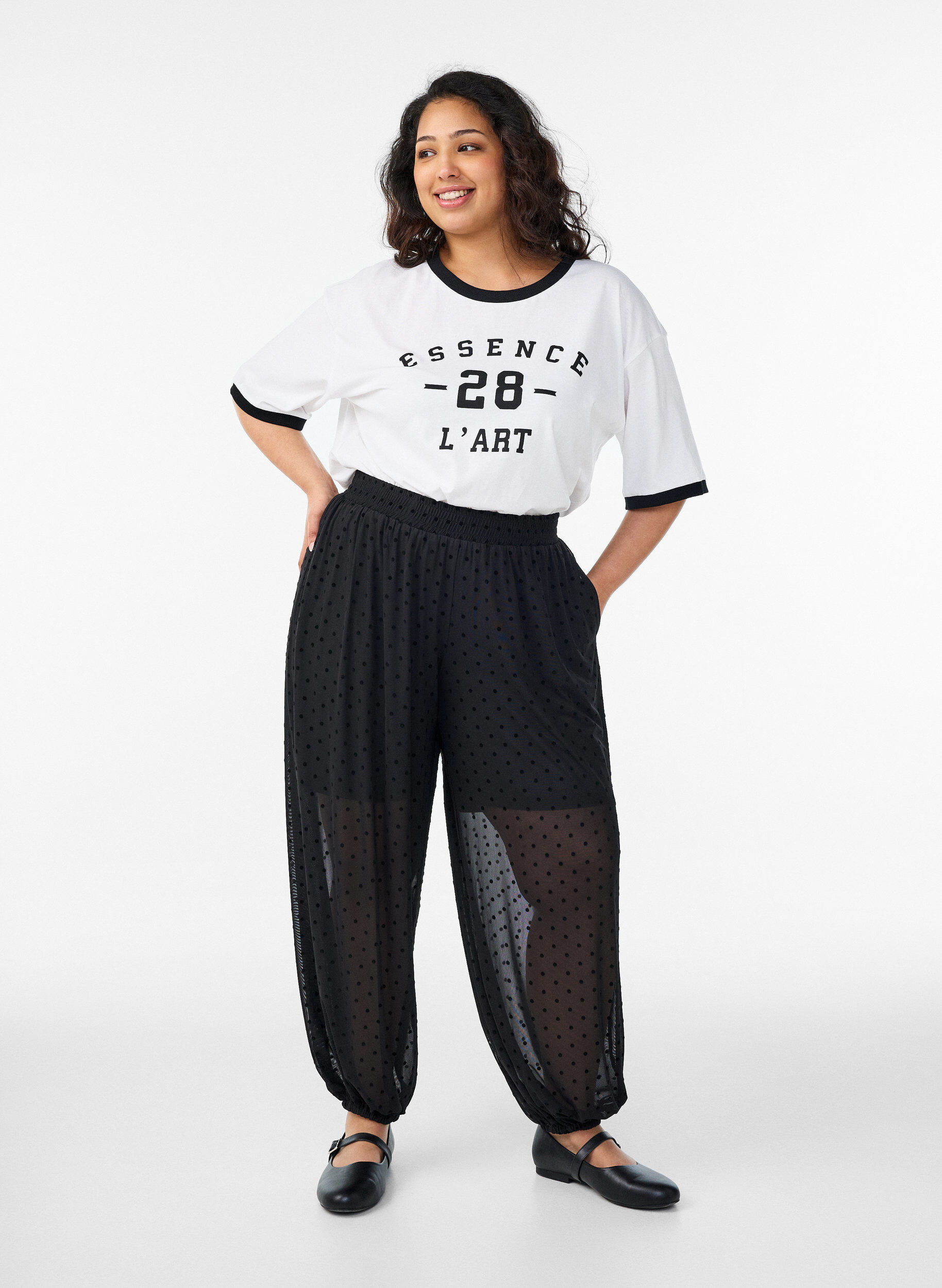 Zizzi Ballonbukser i mesh med prikker, Sort, Model image number 0