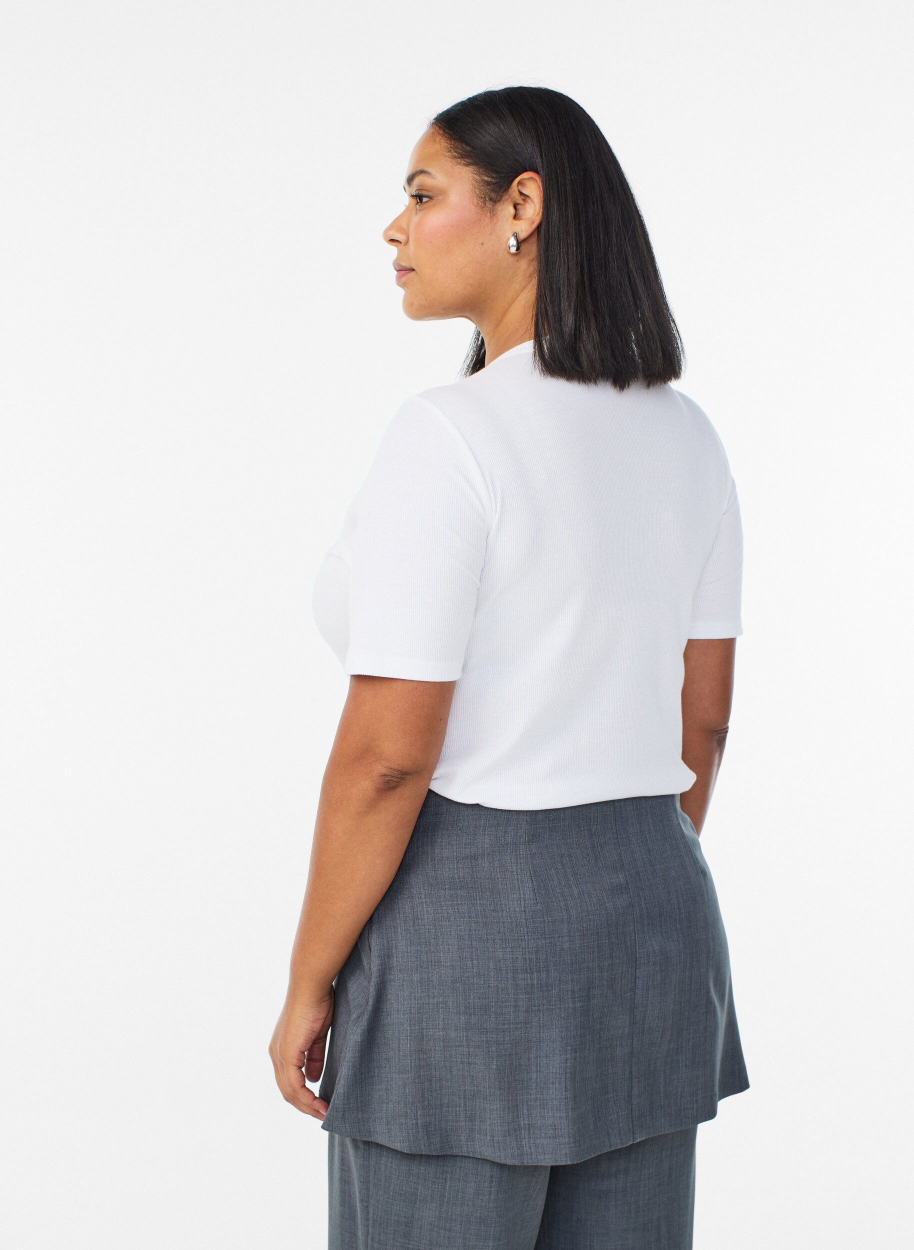 Zizzi Basis t-shirt i ribbet kvalitet med rund hals, Hvid, Model image number 2