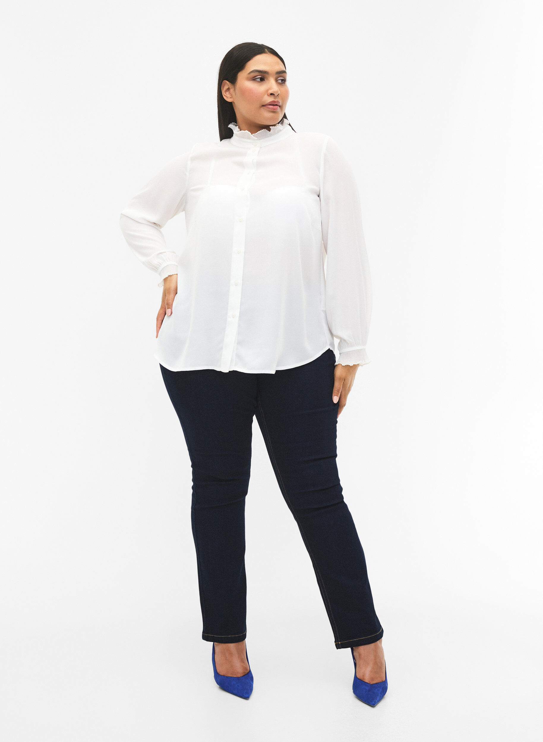 Zizzi Skjortebluse med fl&aelig;sedetaljer, Bright White, Model image number 4