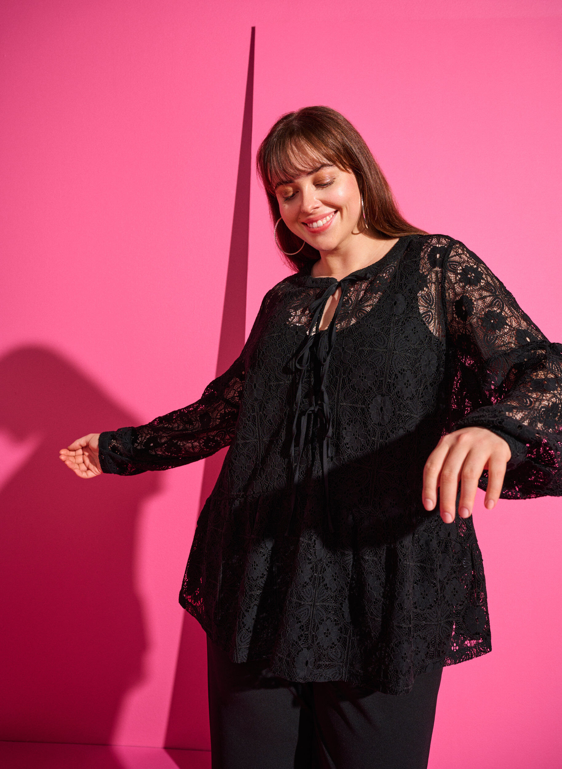 Zizzi Blondebluse med bindedetalje, Black, Image image number 0