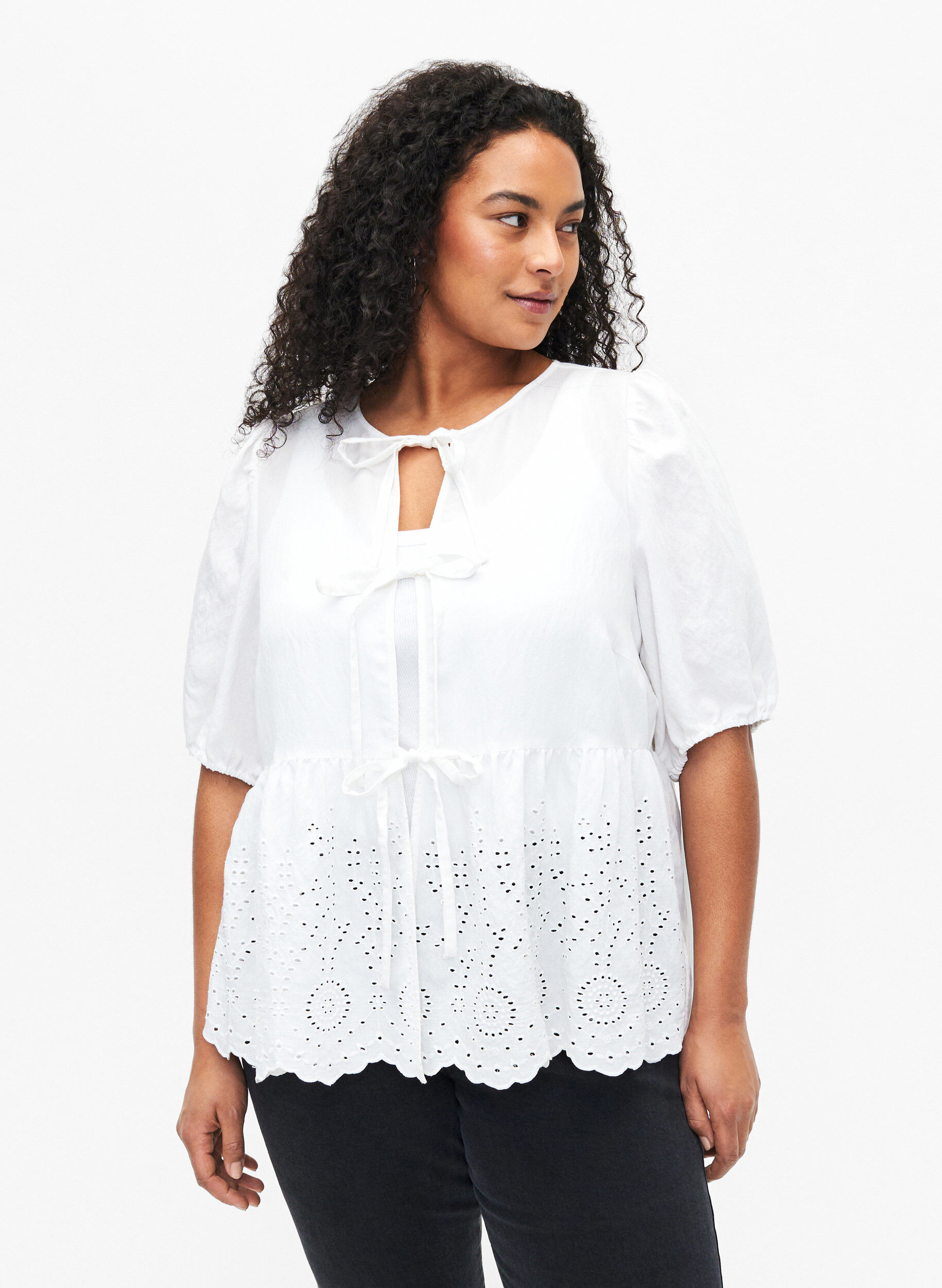 Zizzi Viskose bluse med broderi anglaise, Bright White, Model image number 0