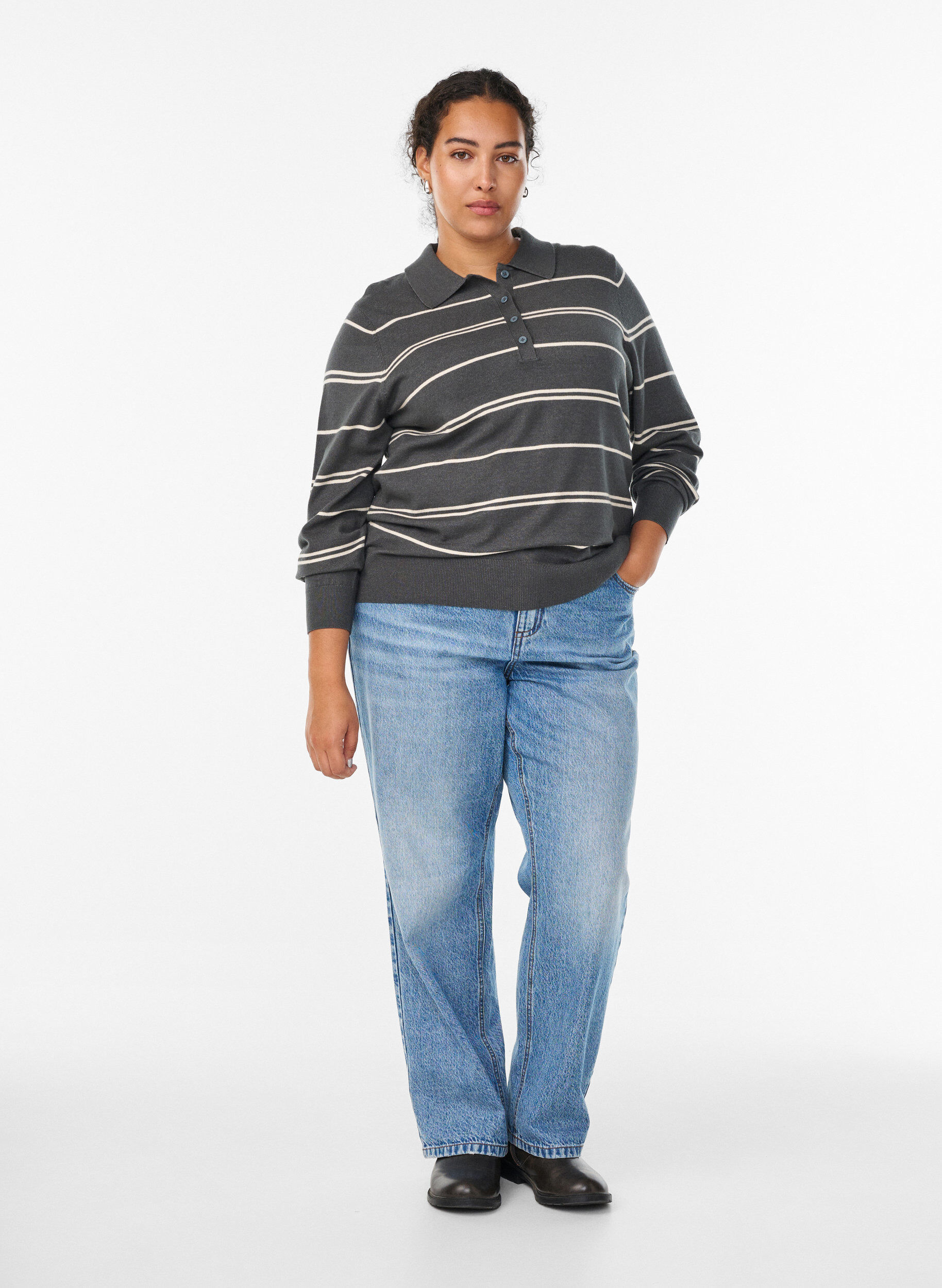 Zizzi Strikbluse med polokrave, Gr&oslash;n, Model image number 1