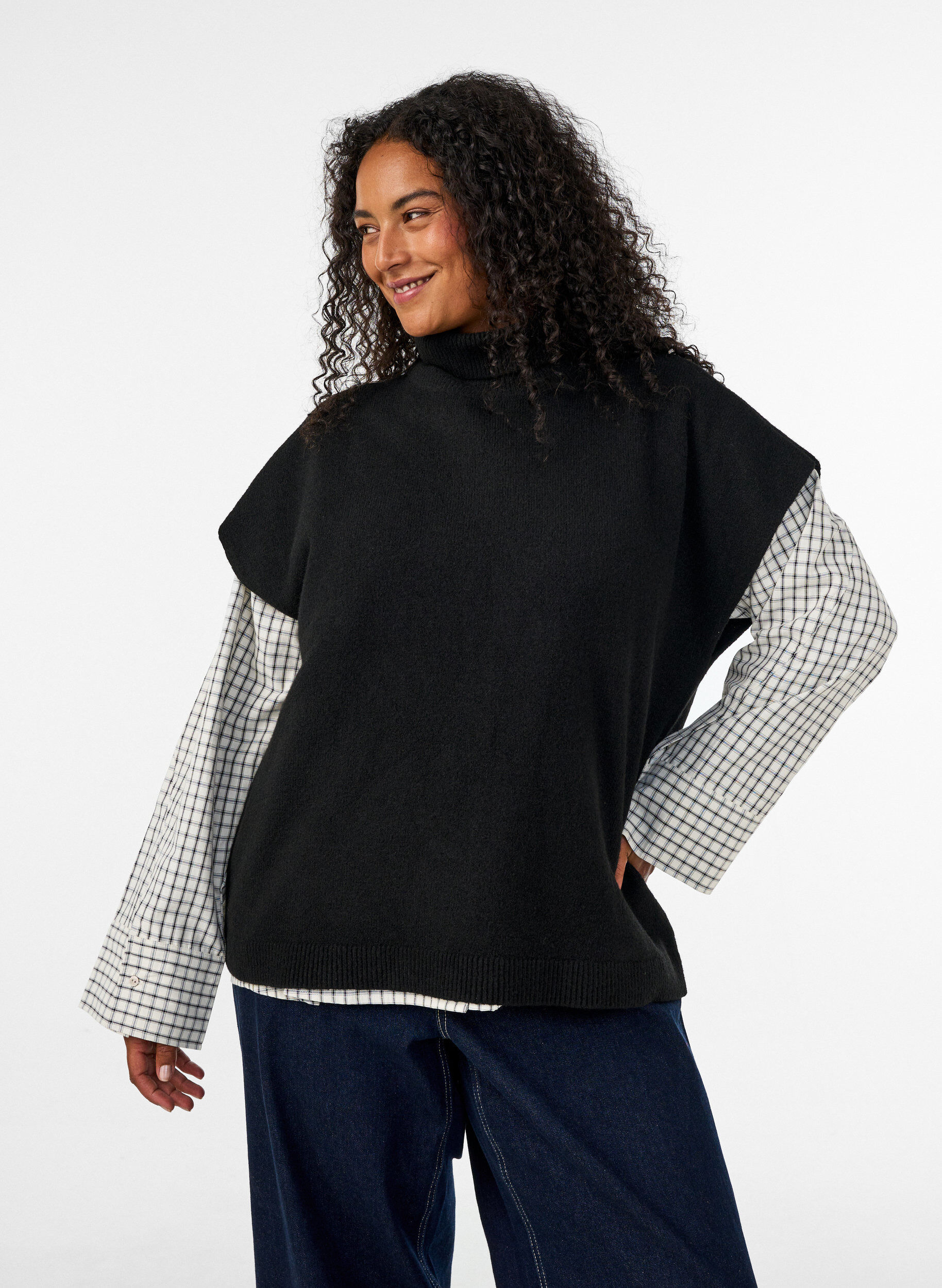 ZizziStrikvest med rullekrave, Sort, Model image number 0
