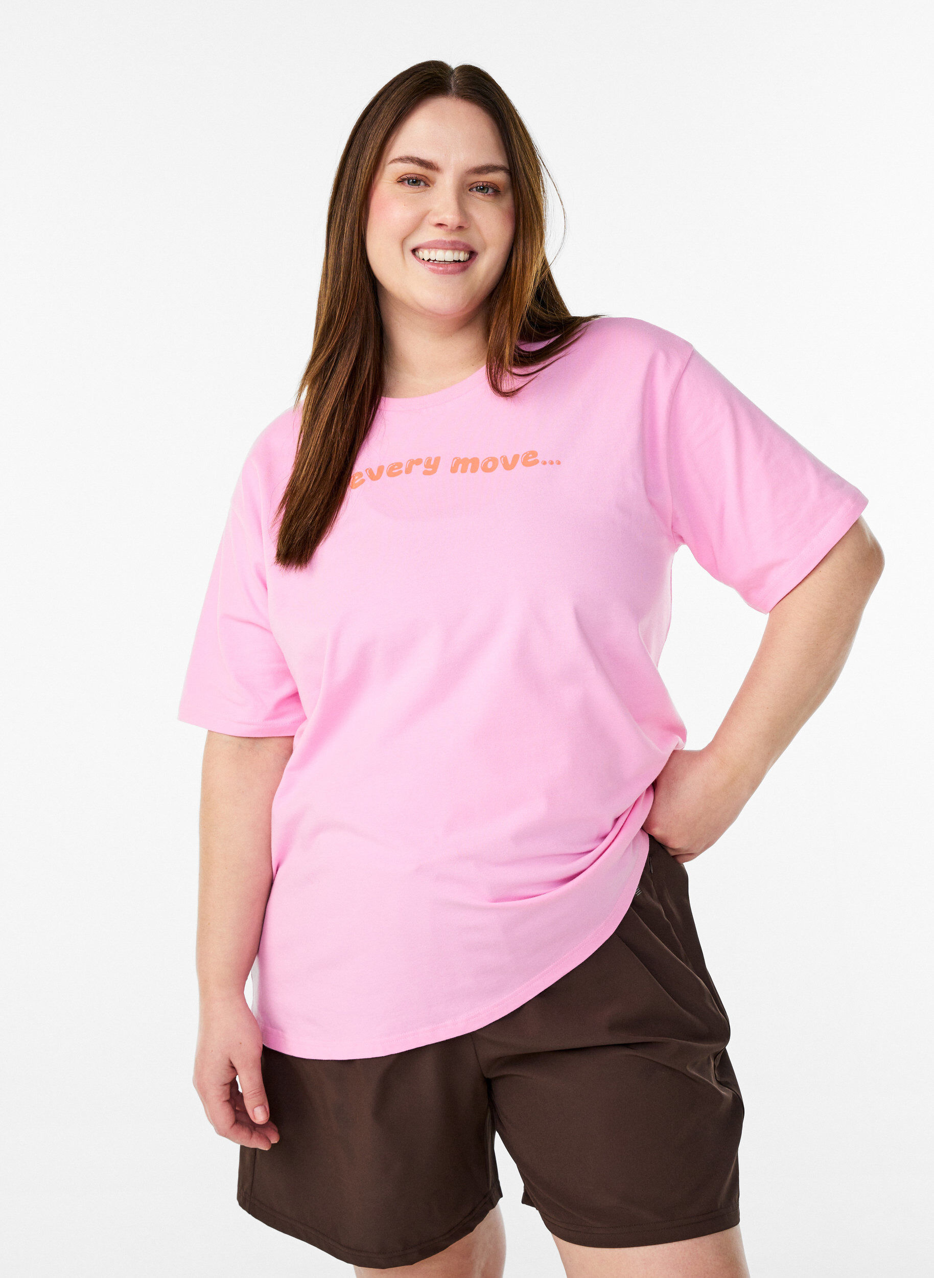 Sporty t-shirt i &oslash;kologisk bomuld, Lyser&oslash;d, Model