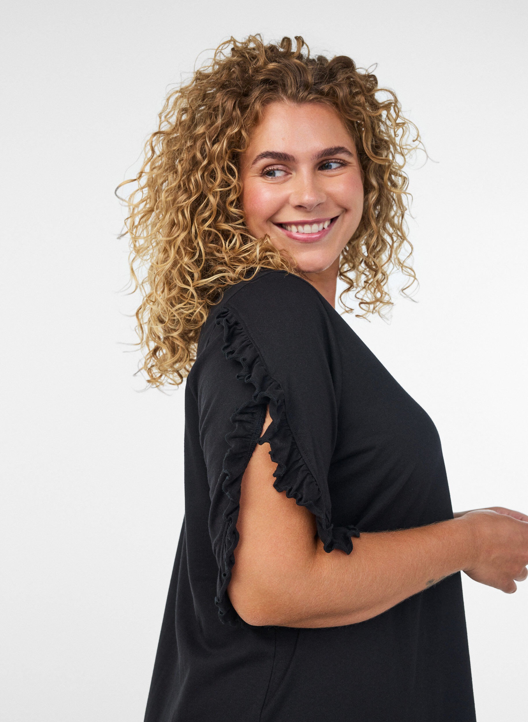 ZizziNatkjole i &oslash;kologisk bomuld med fl&aelig;se&aelig;rmer, Sort, Model image number 3