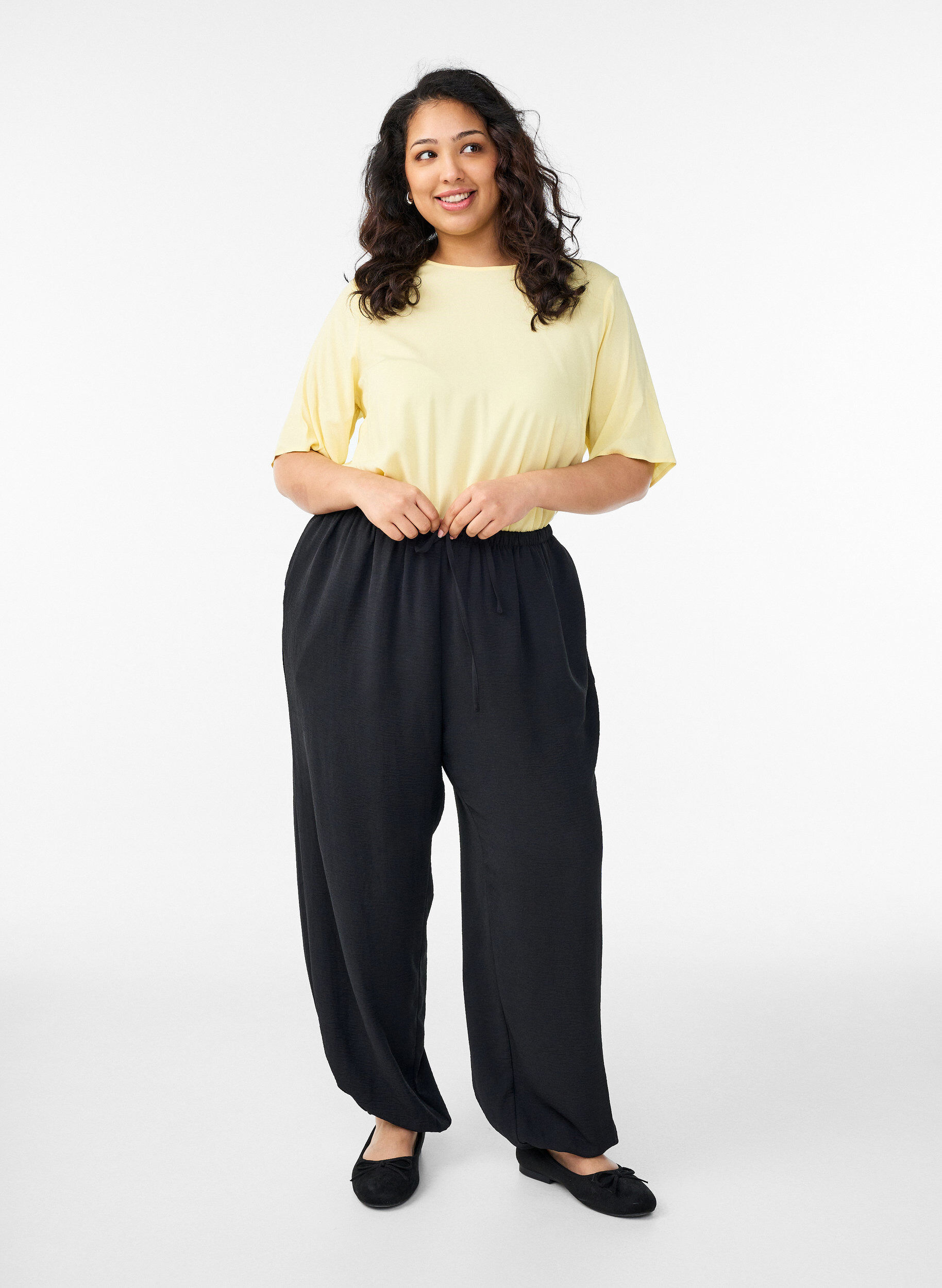 Zizzi Kort&aelig;rmet v&aelig;vet bluse med rund hals, Gul, Model image number 1