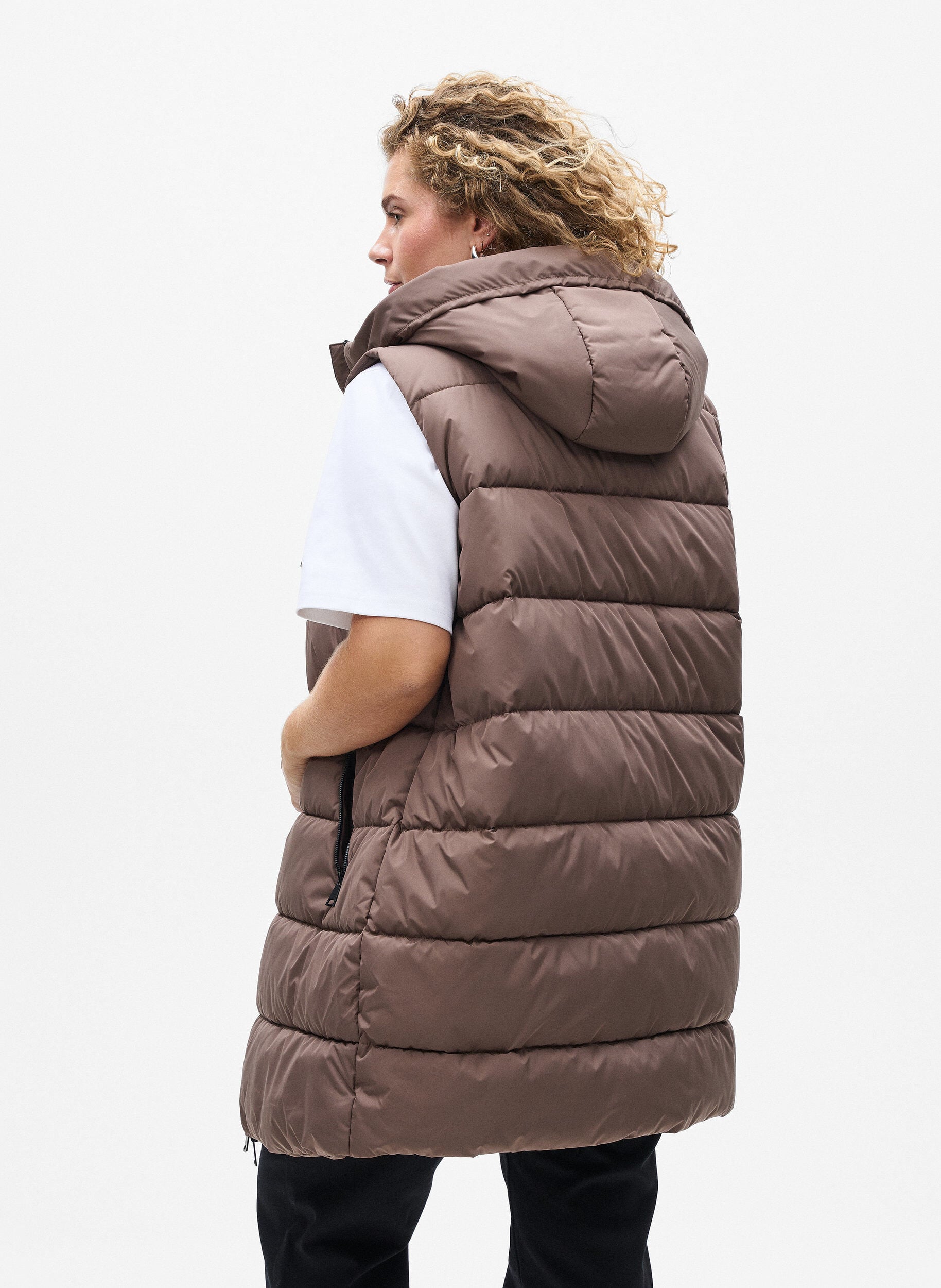 ZizziLang vest med h&aelig;tte og lommer, Brun, Model image number 2