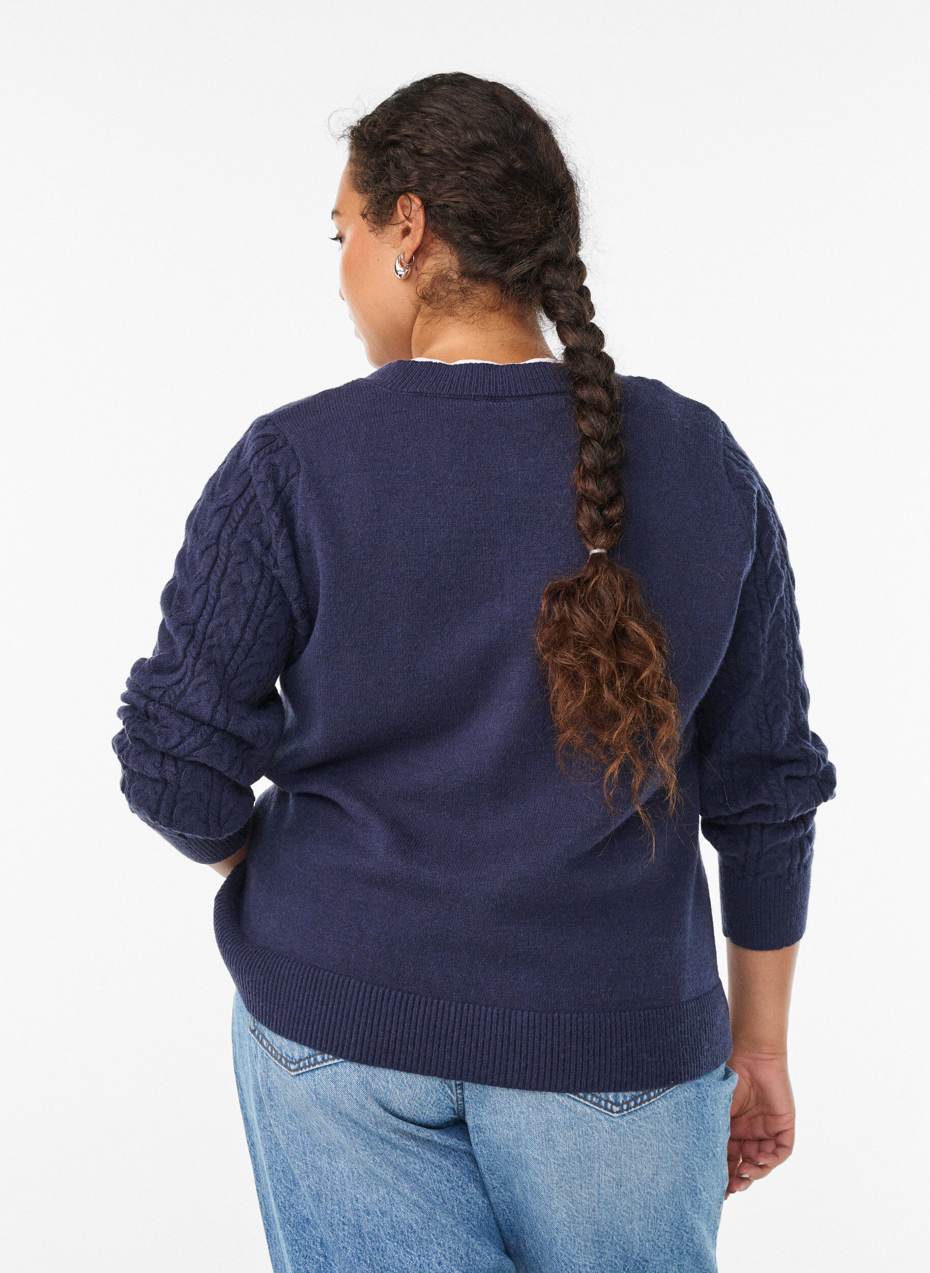 Zizzi Cardigan med kabelstrikkede &aelig;rmer, Bl&aring;, Model image number 2