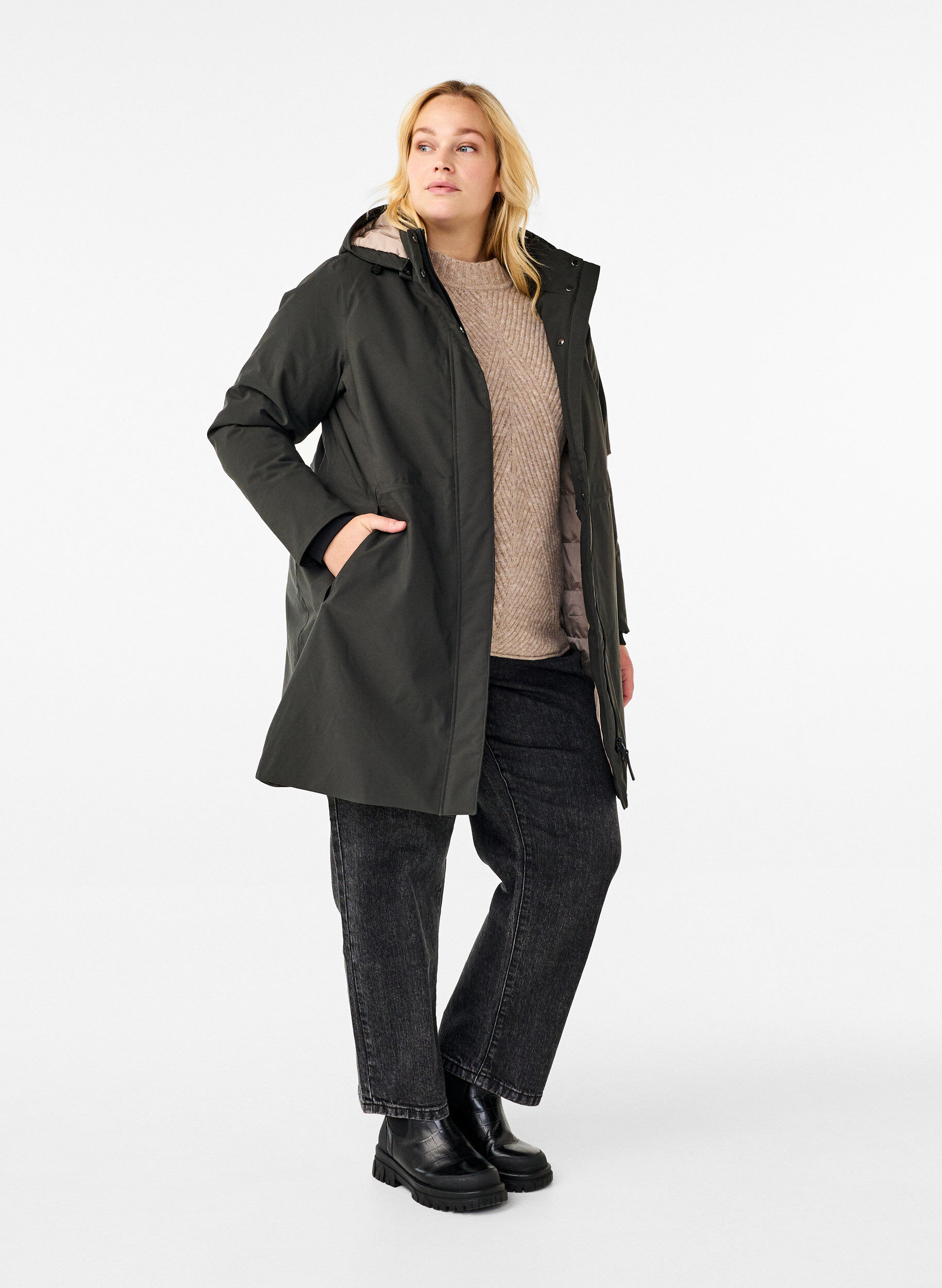 Zizzi Funktionel parka vinterjakke med h&aelig;tte, Raven, Model image number 2