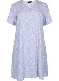 Kort&aelig;rmet kjole med V-hals, Bl&aring;