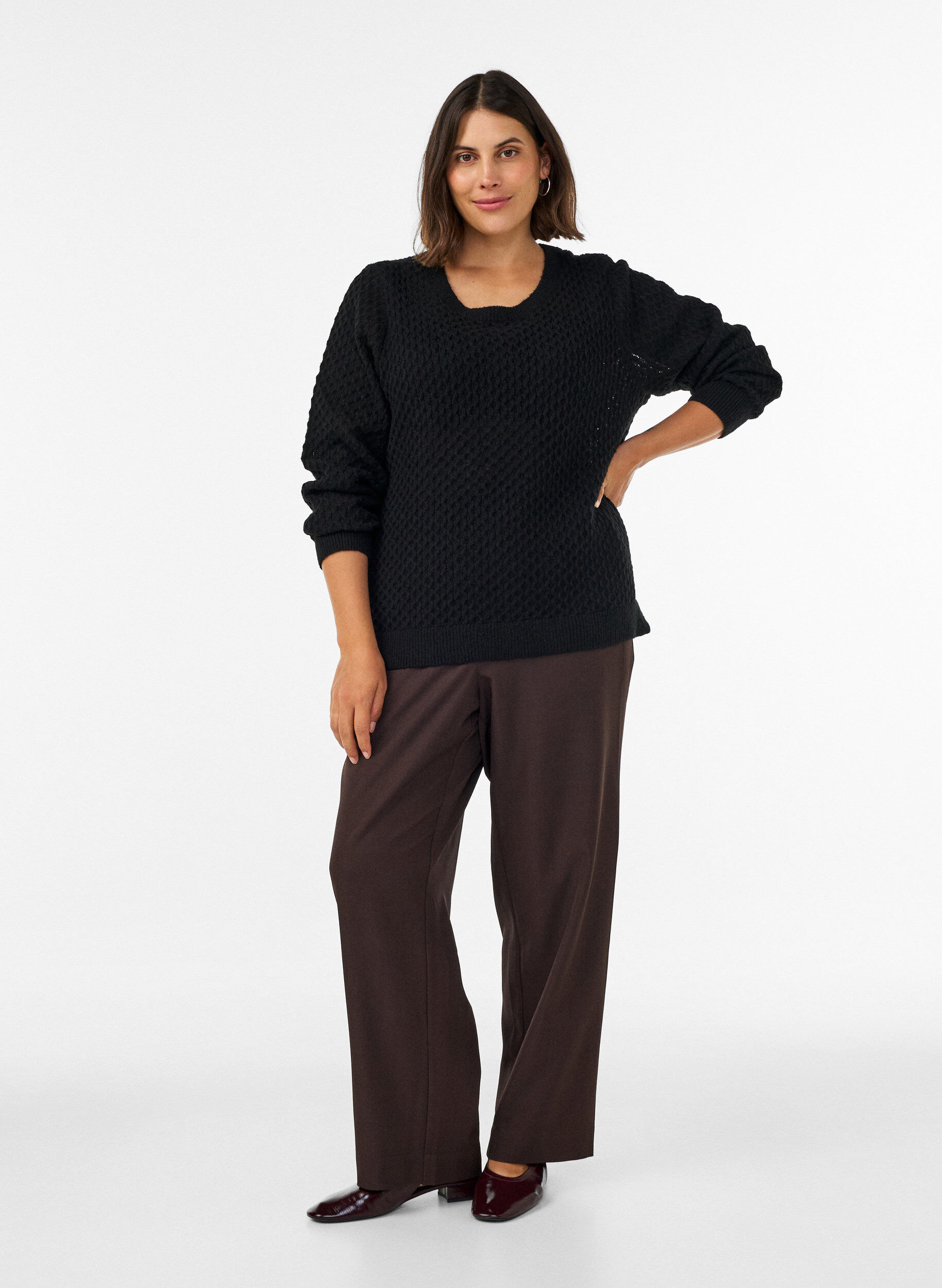 ZizziStrikbluse med struktureret hulm&oslash;nster, Sort, Model image number 1