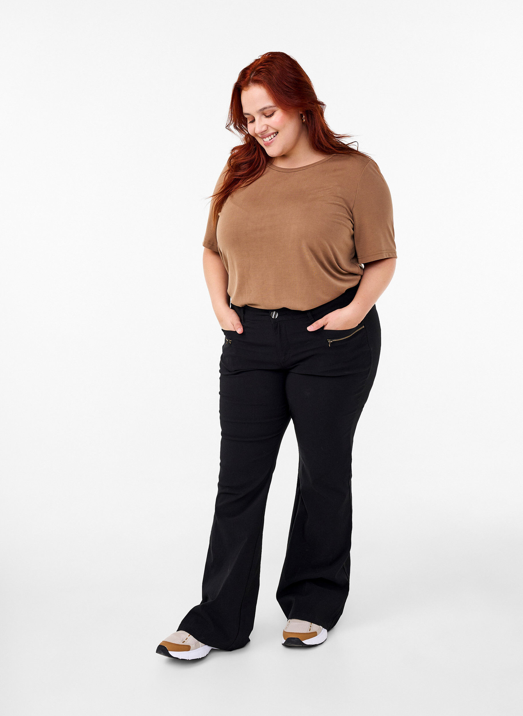 Zizzi T-shirt i TENCEL&trade; Modal med rund hals, Brun, Model image number 1