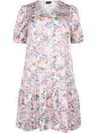 Printet kjole med pufærmer