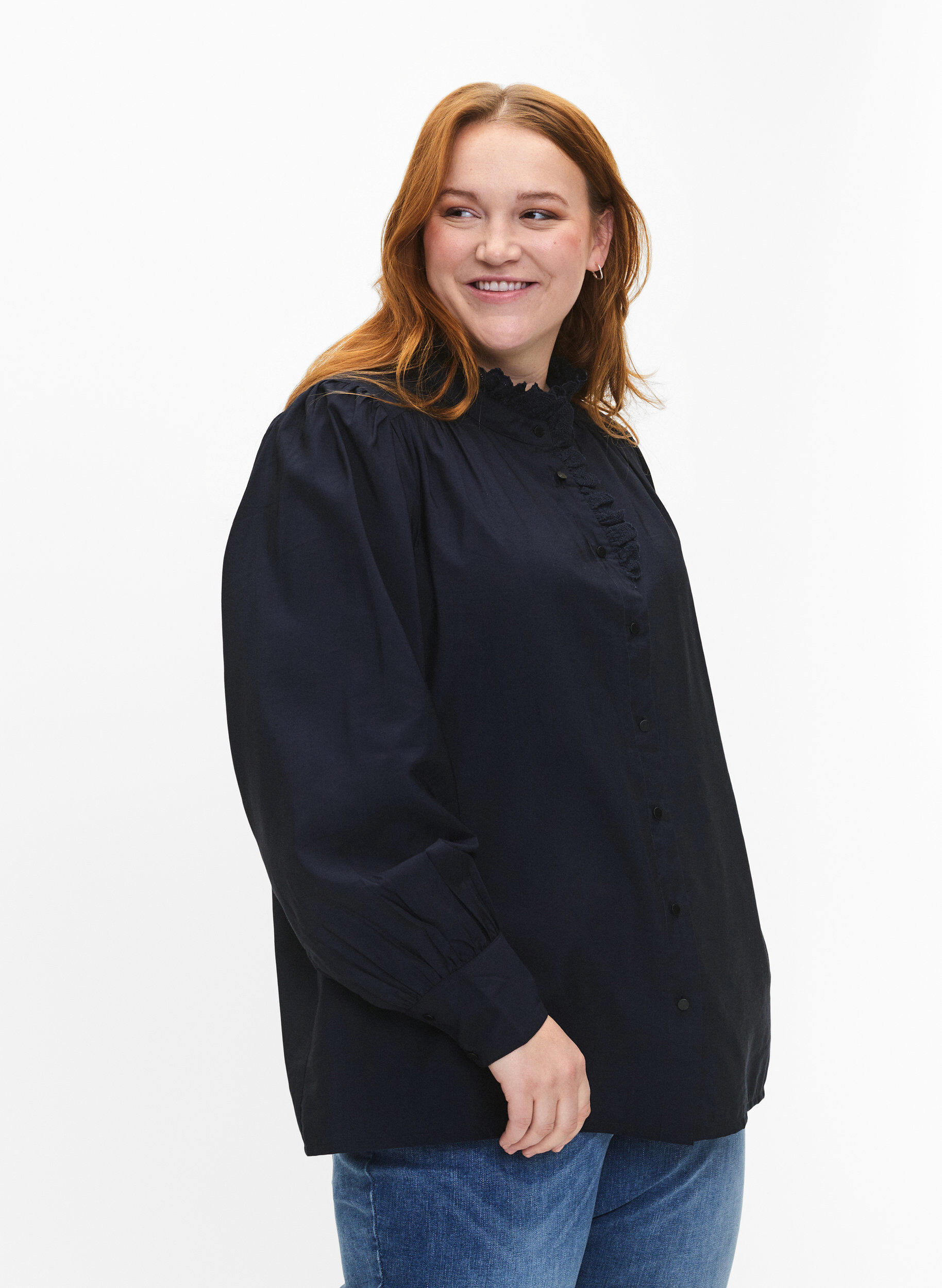 Zizzi Skjortebluse i viskose med fl&aelig;ser, Sky Captain, Model image number 0