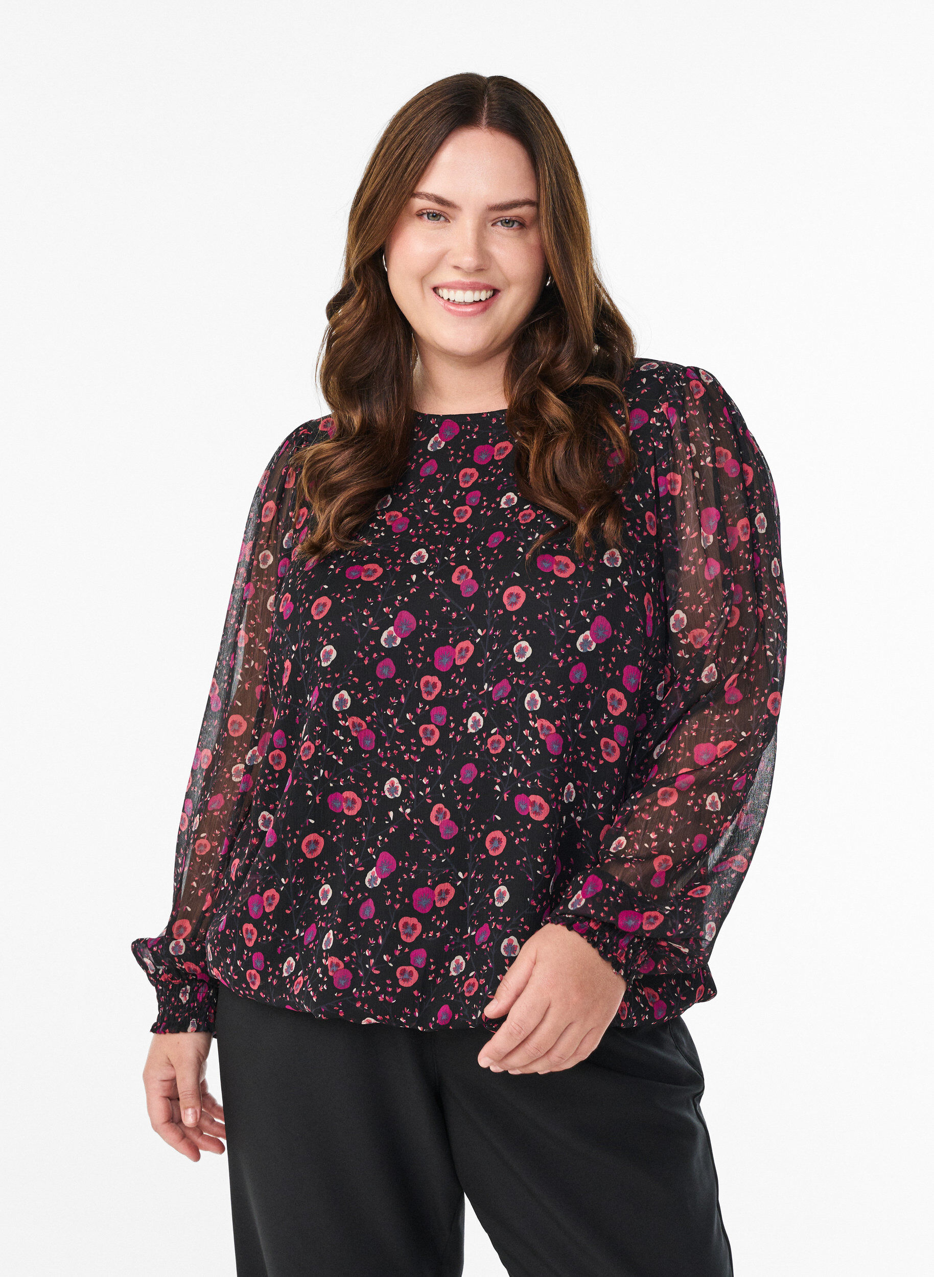 Blomstret chiffonbluse med transparente &aelig;rmer, Sort, Model