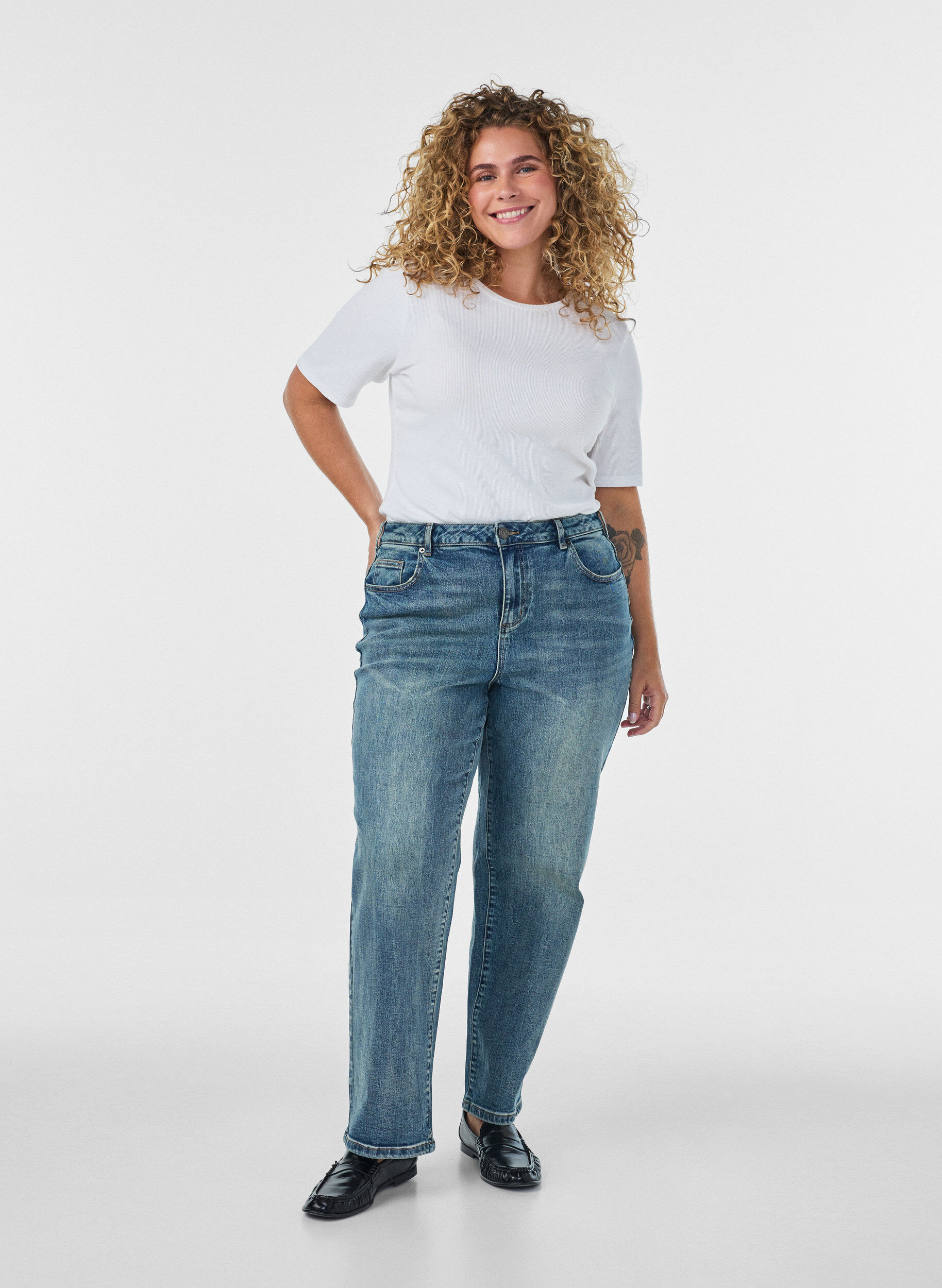ZizziKiana straight fit jeans med let slidt look, Bl&aring;, Model image number 0
