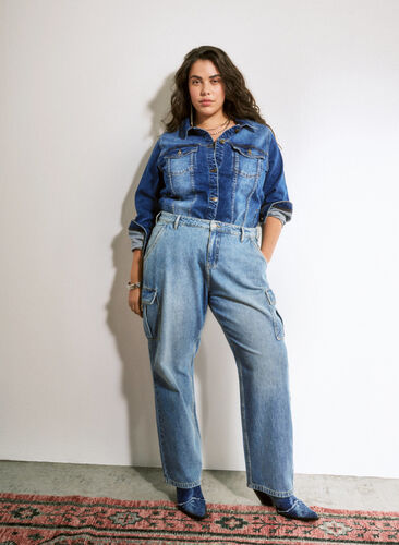 Løstsiddende jeans med cargolommer, Light blue, Image image number 0