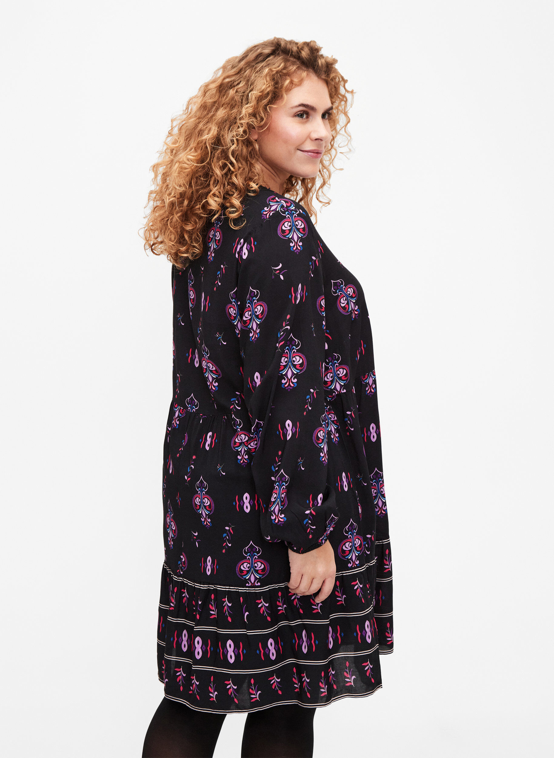 Zizzi Lang&aelig;rmet kjole i viskose med print, Black Pink AOP, Model image number 1