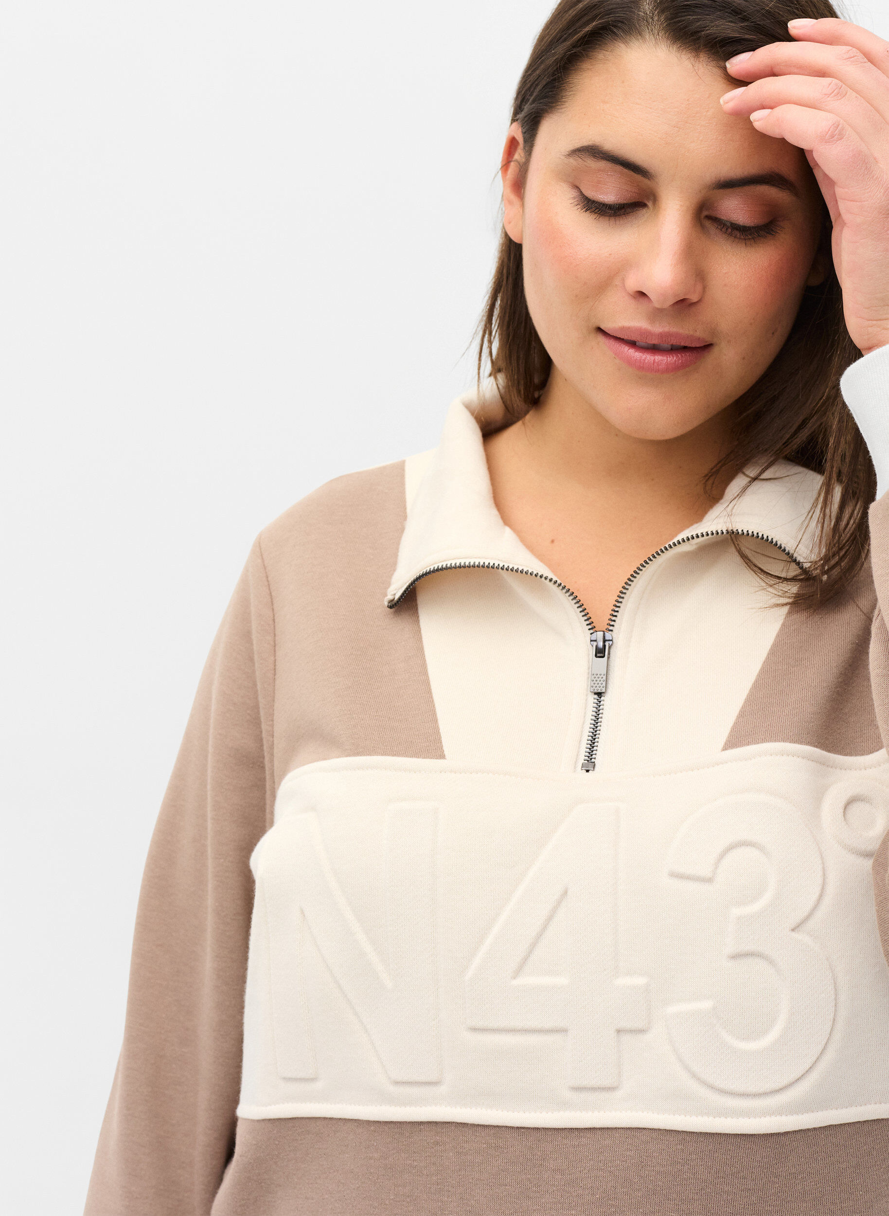 Zizzi Sweatshirt med colorblock, Timber Wolf/Birch, Model image number 2