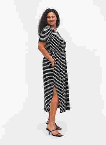 Stribet midikjole i bomuld med korte ærmer, Black Stripe, Model image number 2