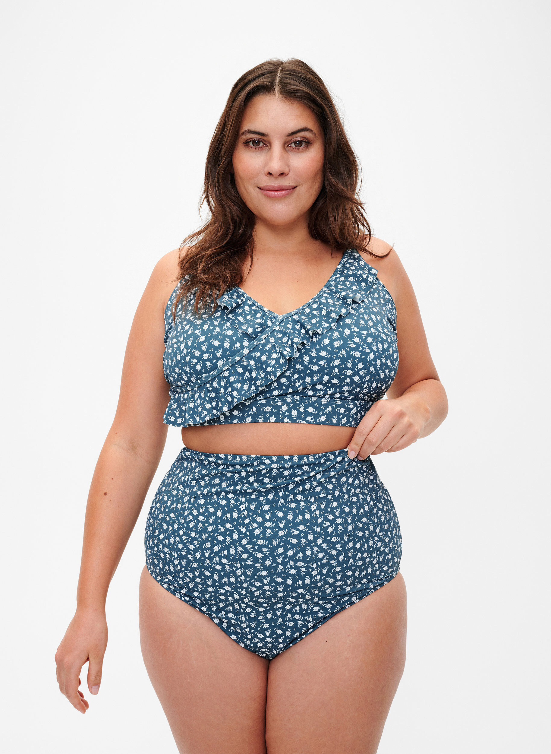 Zizzi Ekstra h&oslash;jtaljet bikini trusse med blomsterprint, Bl&aring;, Model image number 0