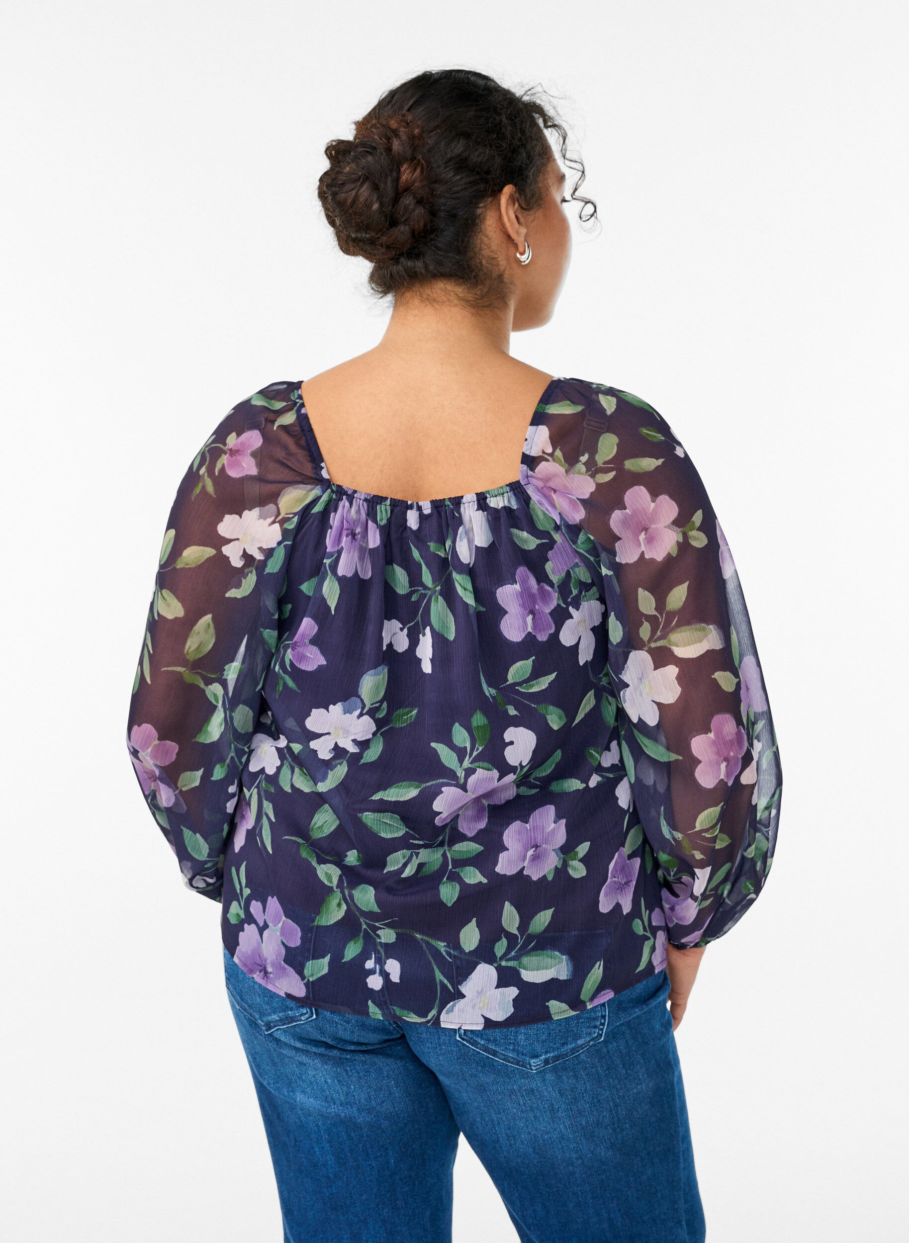 ZizziChiffonbluse med blomster og lange &aelig;rmer , Bl&aring;, Model image number 2