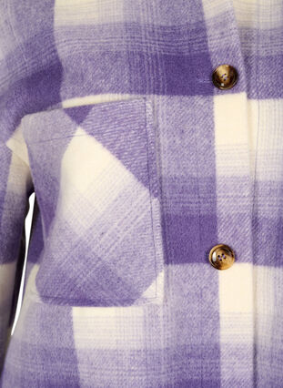 Ternet skjortejakke med knapper og lommer, Purple Check, Packshot image number 2