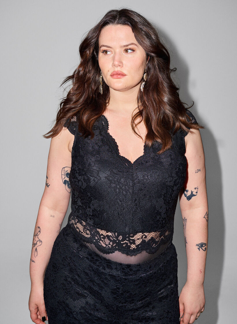 Bodystocking med blonder og v-udskæring, Black, Image image number 0