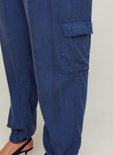 Bukser med store lommer, Dark Denim, Model image number 1