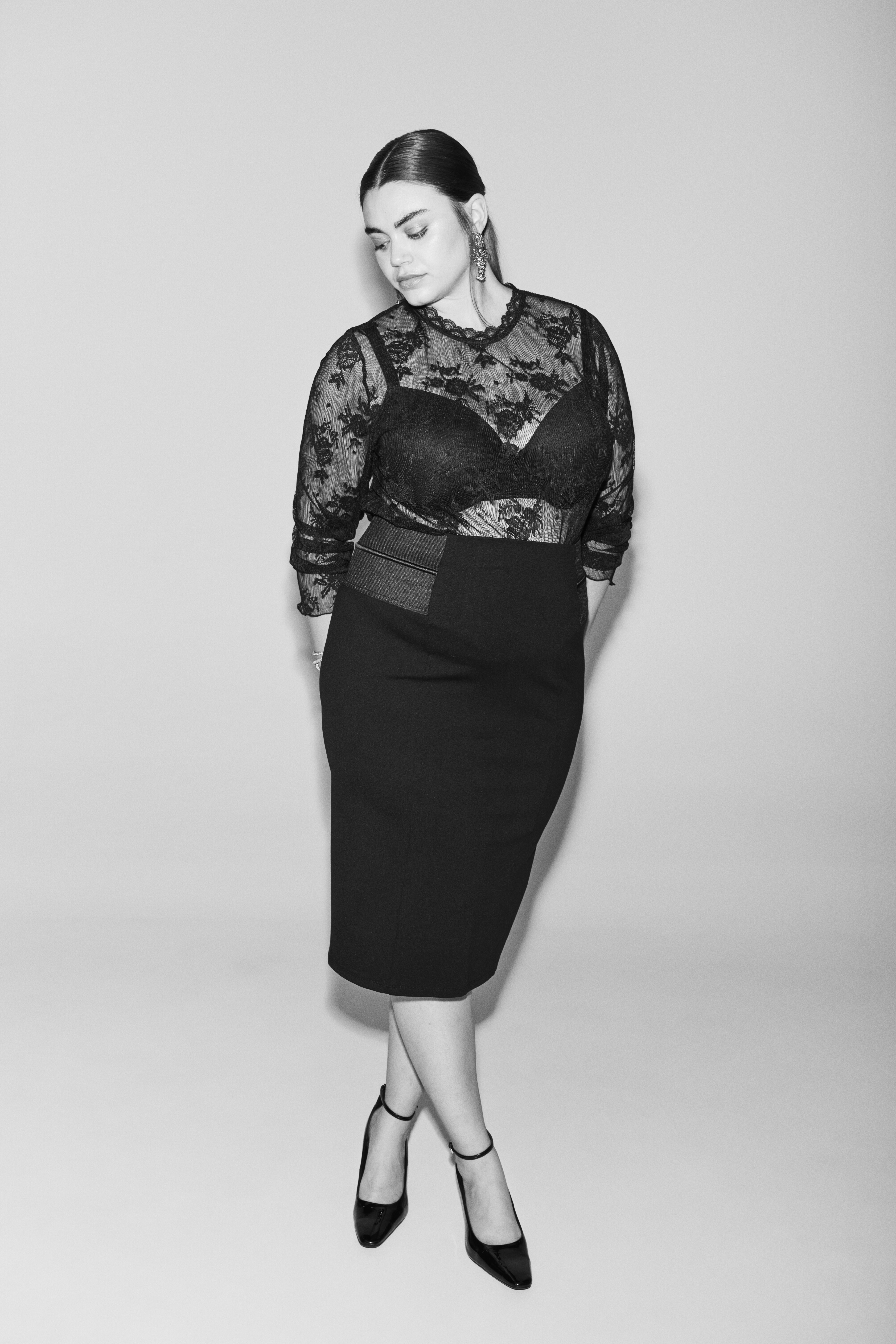 Meshbluse med blonder, , Model