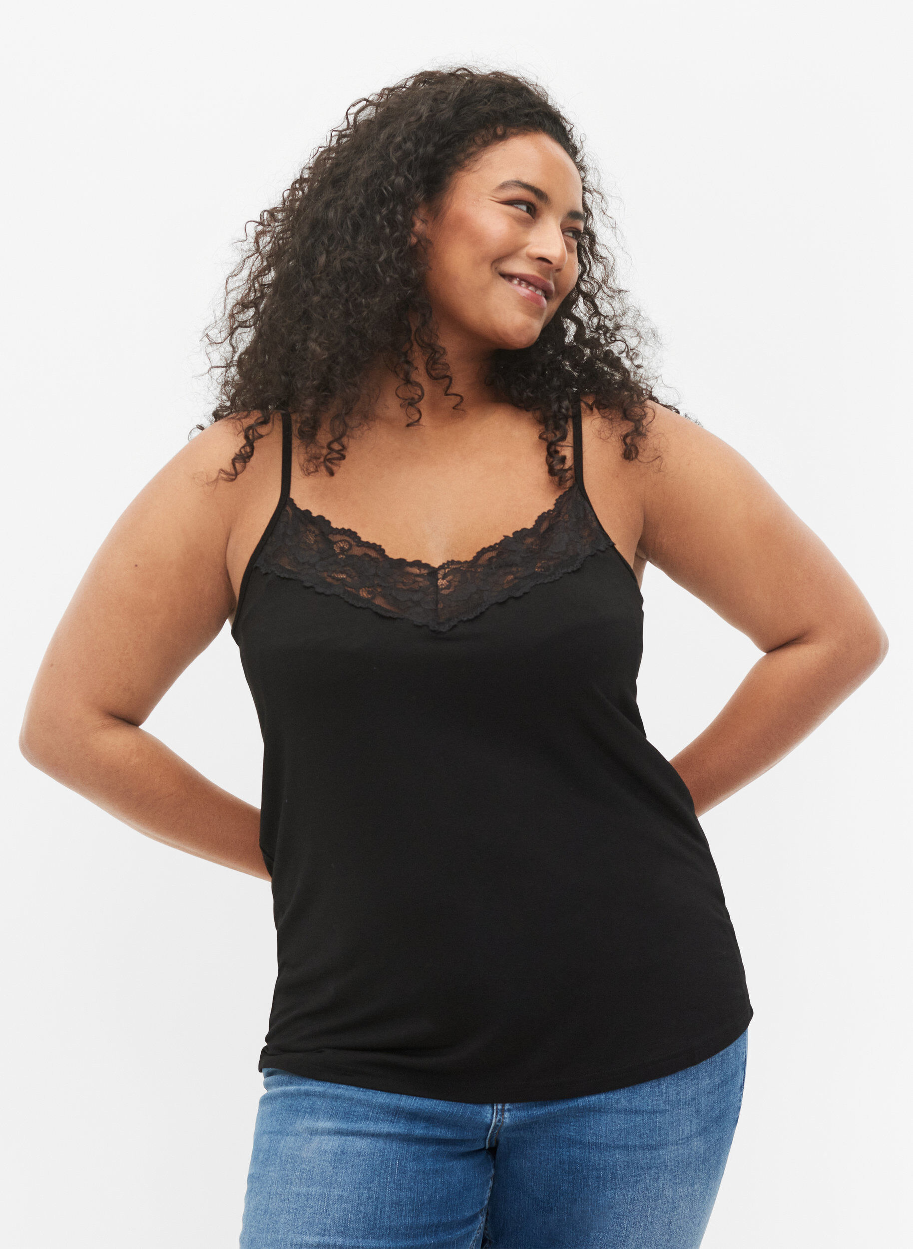 Zizzi 2-pak viskose top med blondedetaljer, Sort, Model image number 0