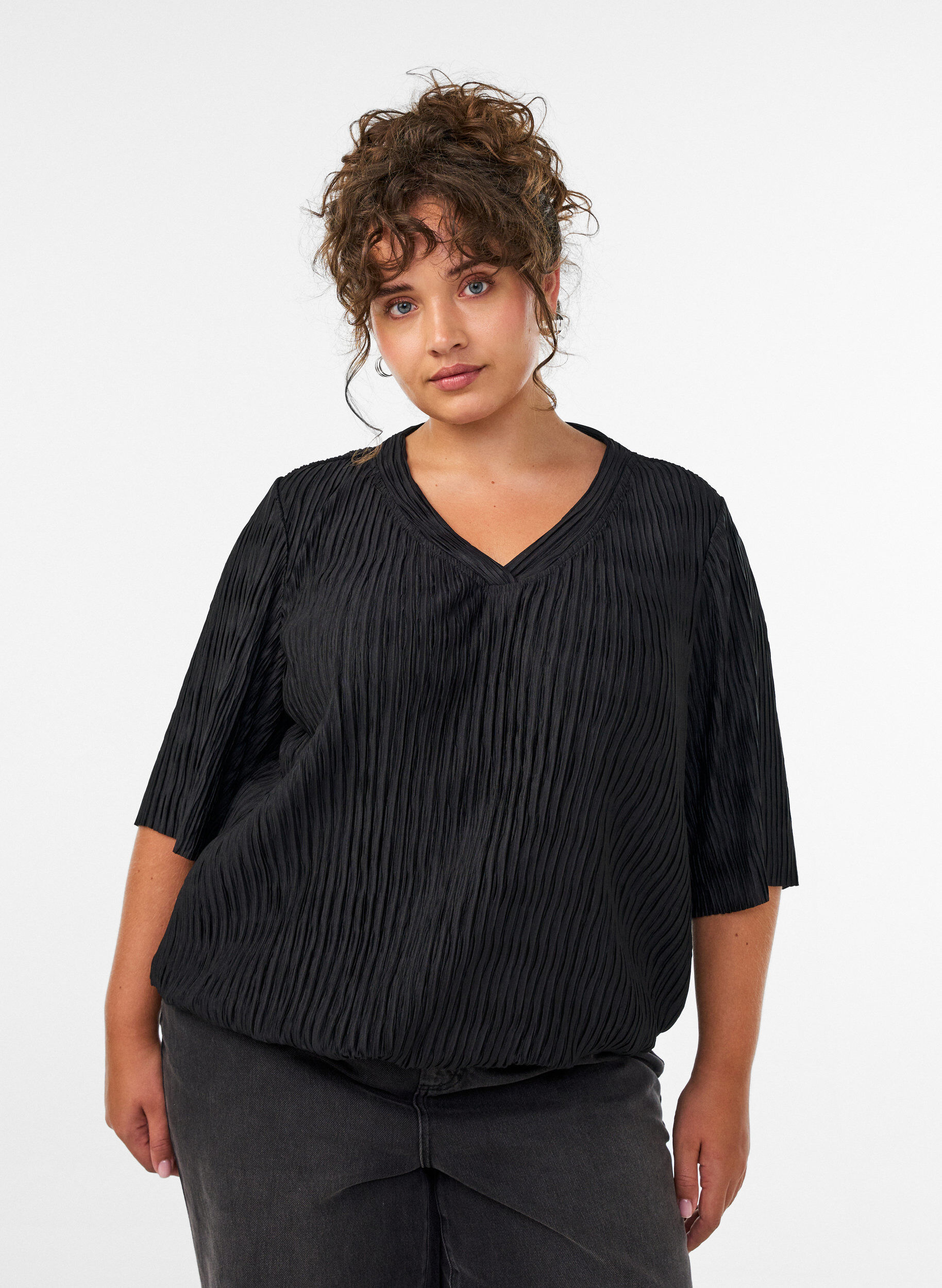 ZizziBluse med b&oslash;lget struktur og ballonform, Sort, Model image number 0