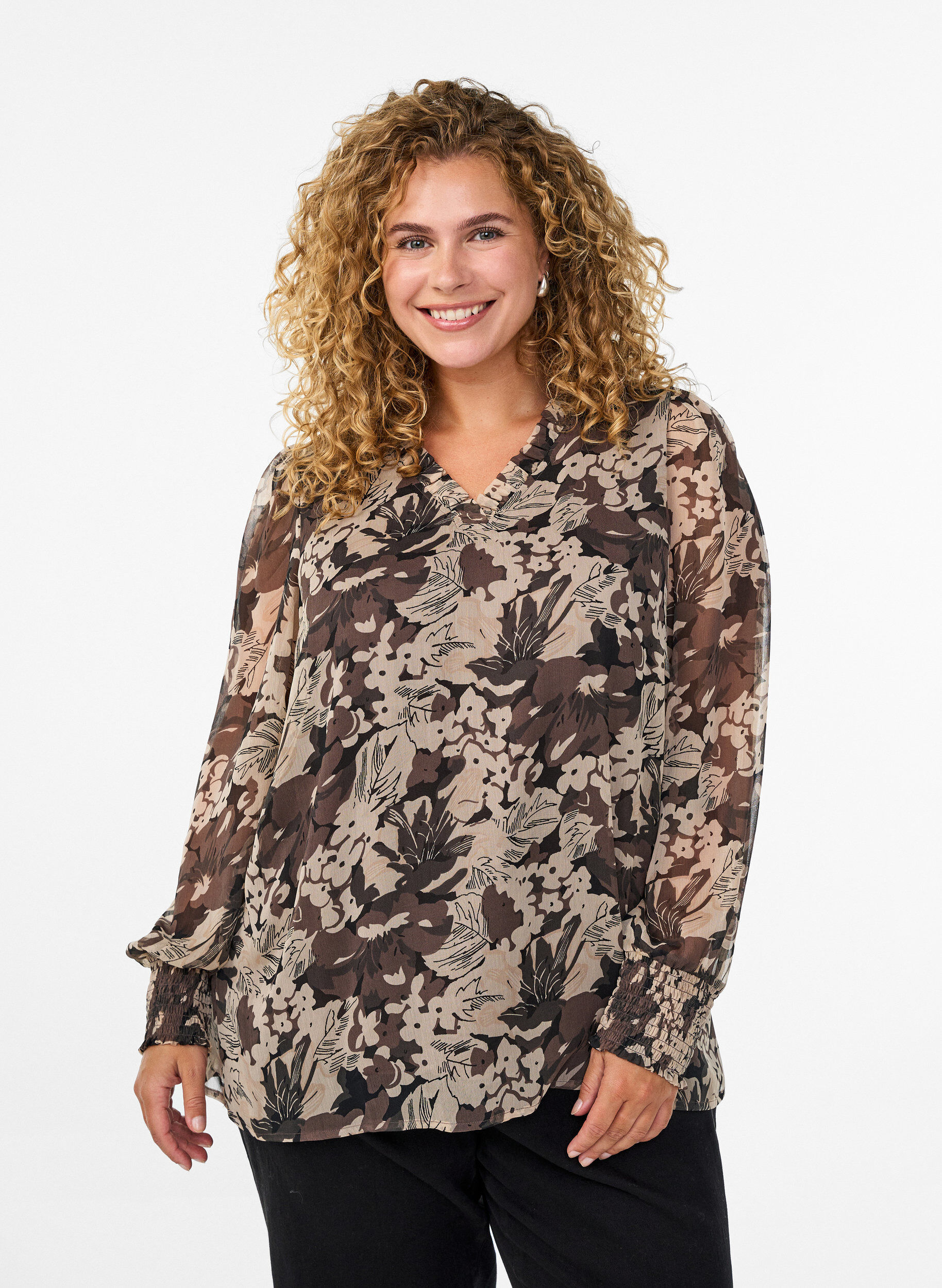 Zizzi Bluse med blomsterprint, Sort, Model image number 0