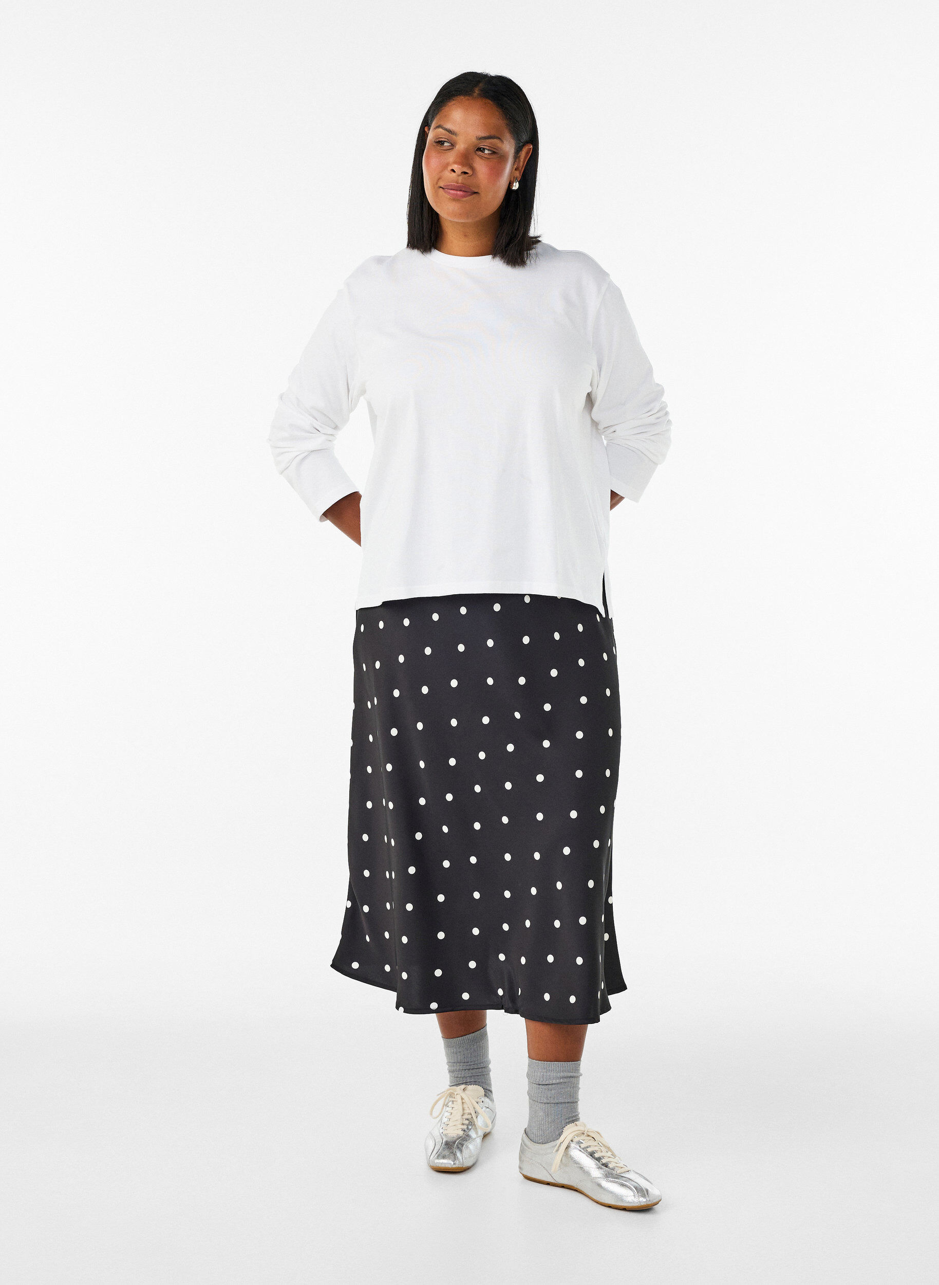 Satin midi-nederdel, Sort, Model
