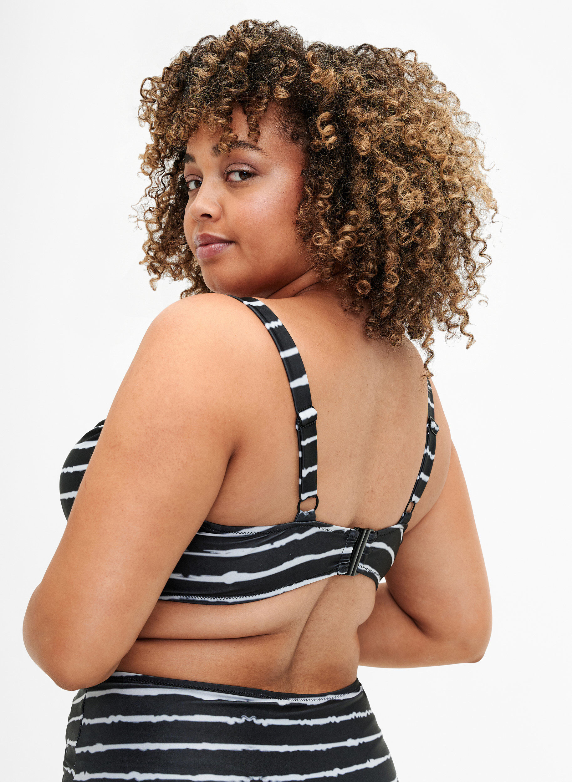 Zizzi Printet bikini bh med b&oslash;jle, Black White Stripe, Model image number 1
